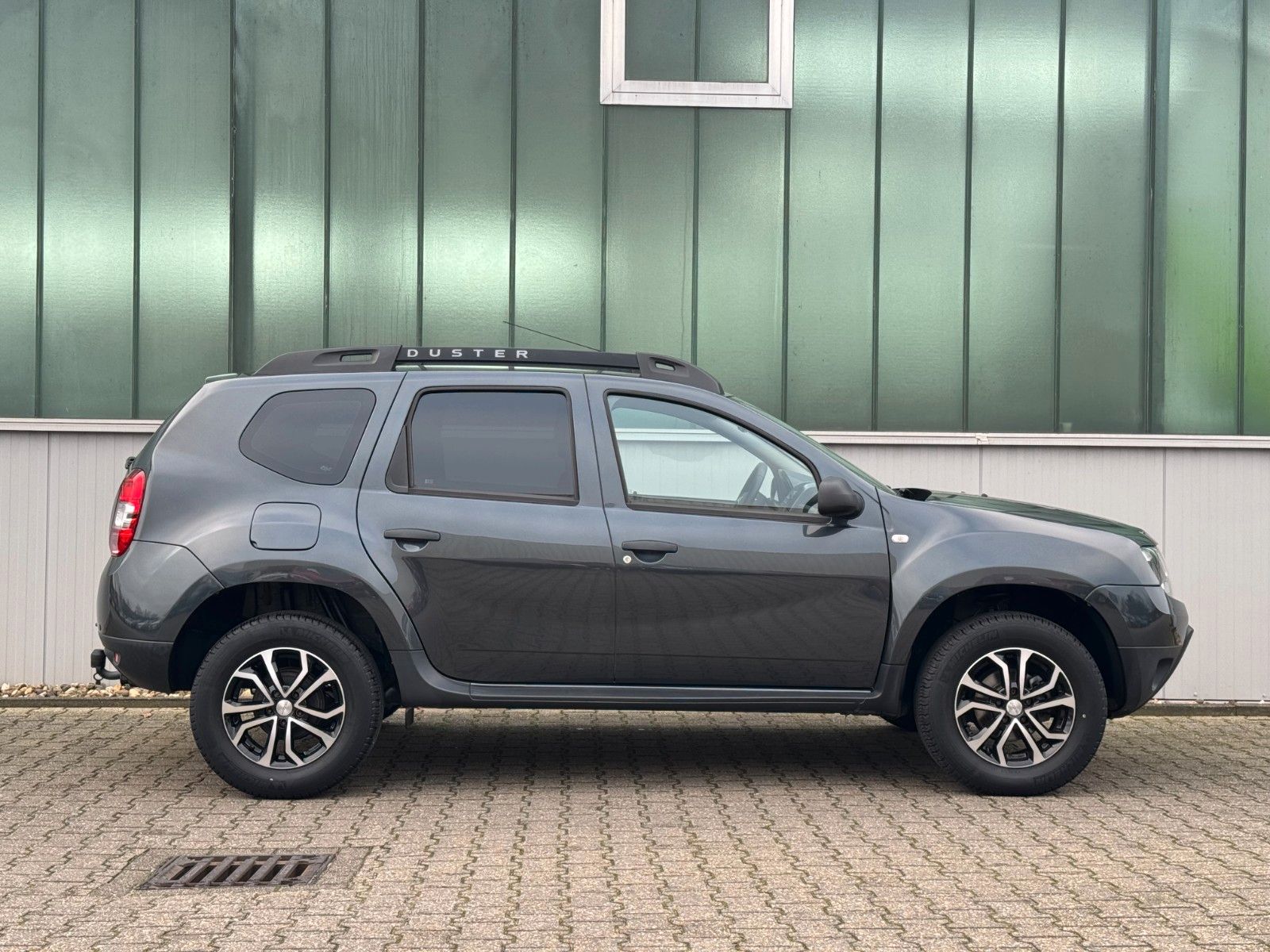 Fahrzeugabbildung Dacia Duster I Ambiance 4x2 *KLIMA|AHK|PDC*