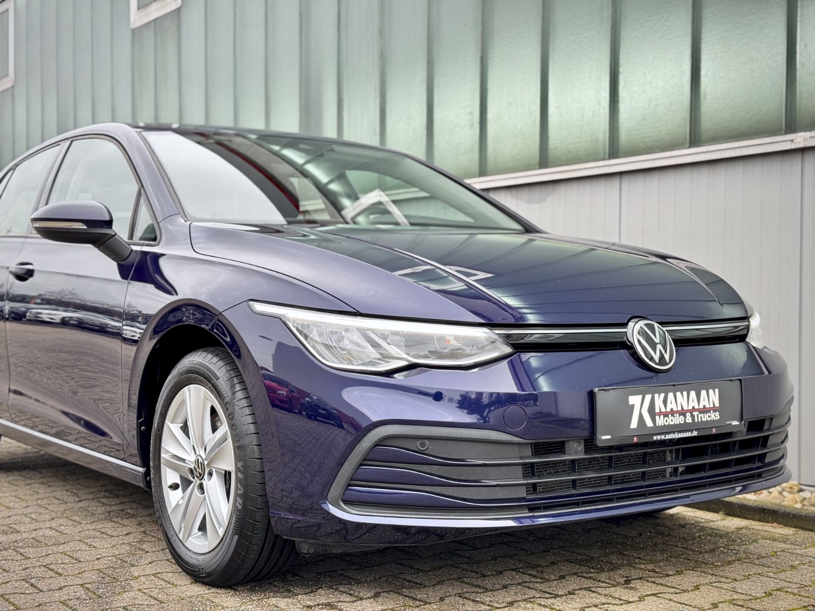 Fahrzeugabbildung Volkswagen Golf VIII 1.0 TSI Life Business*NAV|ASSIST|1.HD*