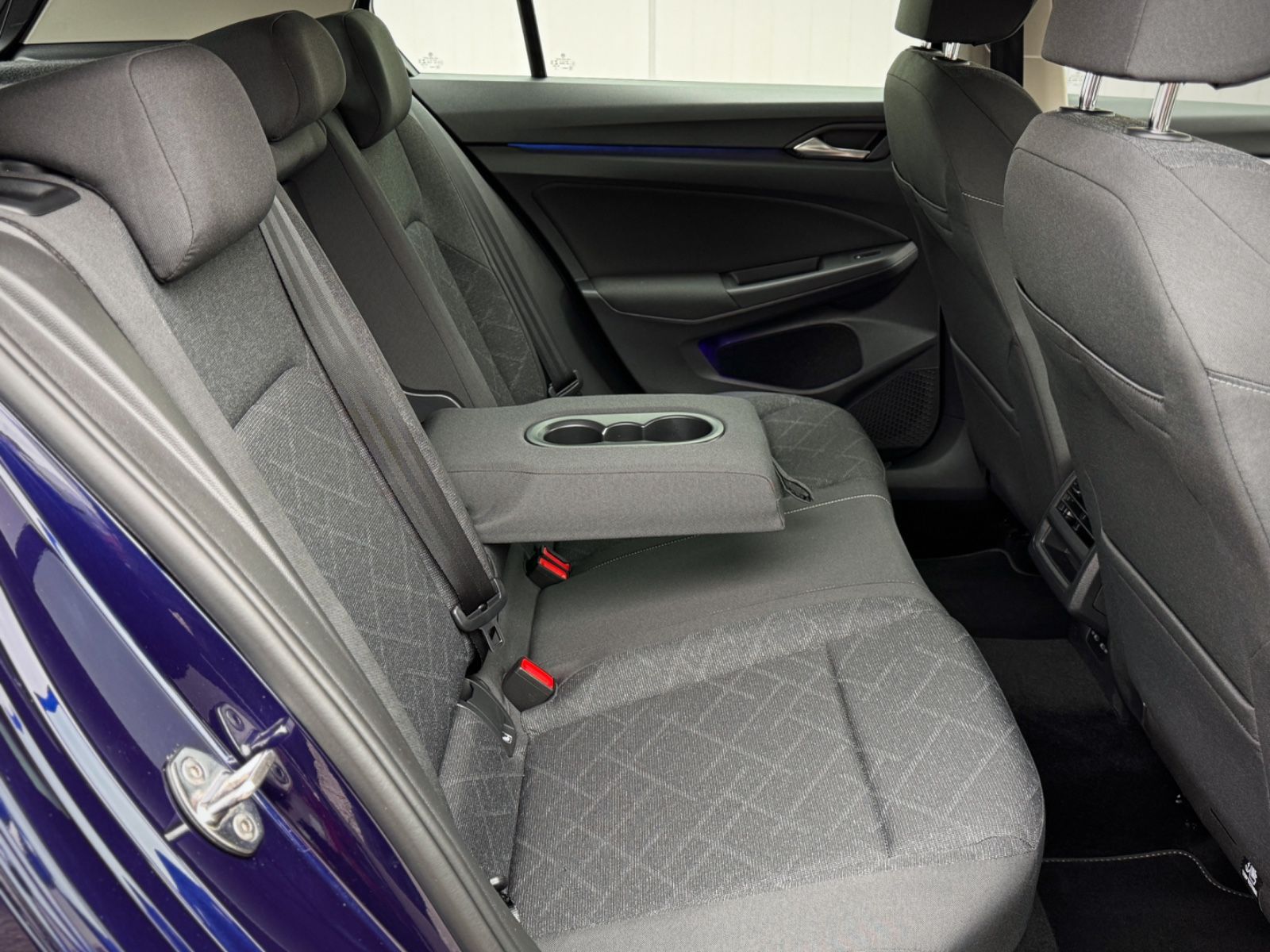 Fahrzeugabbildung Volkswagen Golf VIII 1.0 TSI Life Business*NAV|ASSIST|1.HD*