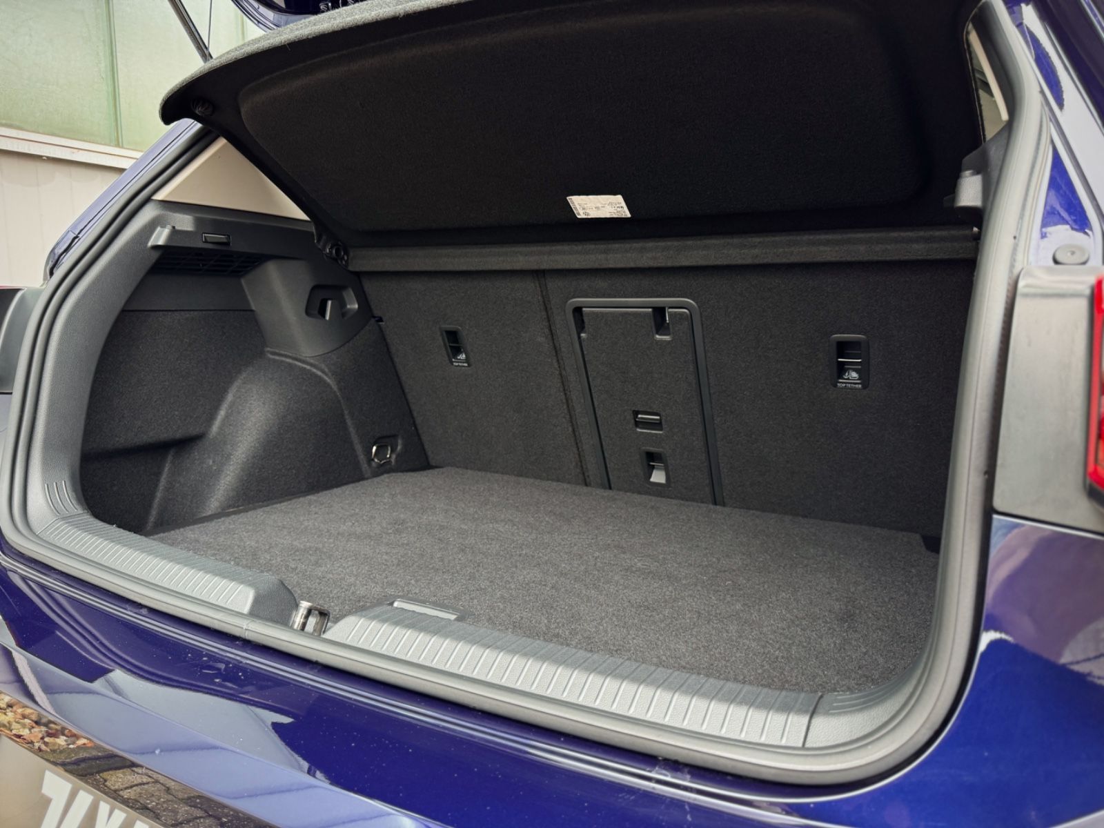 Fahrzeugabbildung Volkswagen Golf VIII 1.0 TSI Life Business*NAV|ASSIST|1.HD*