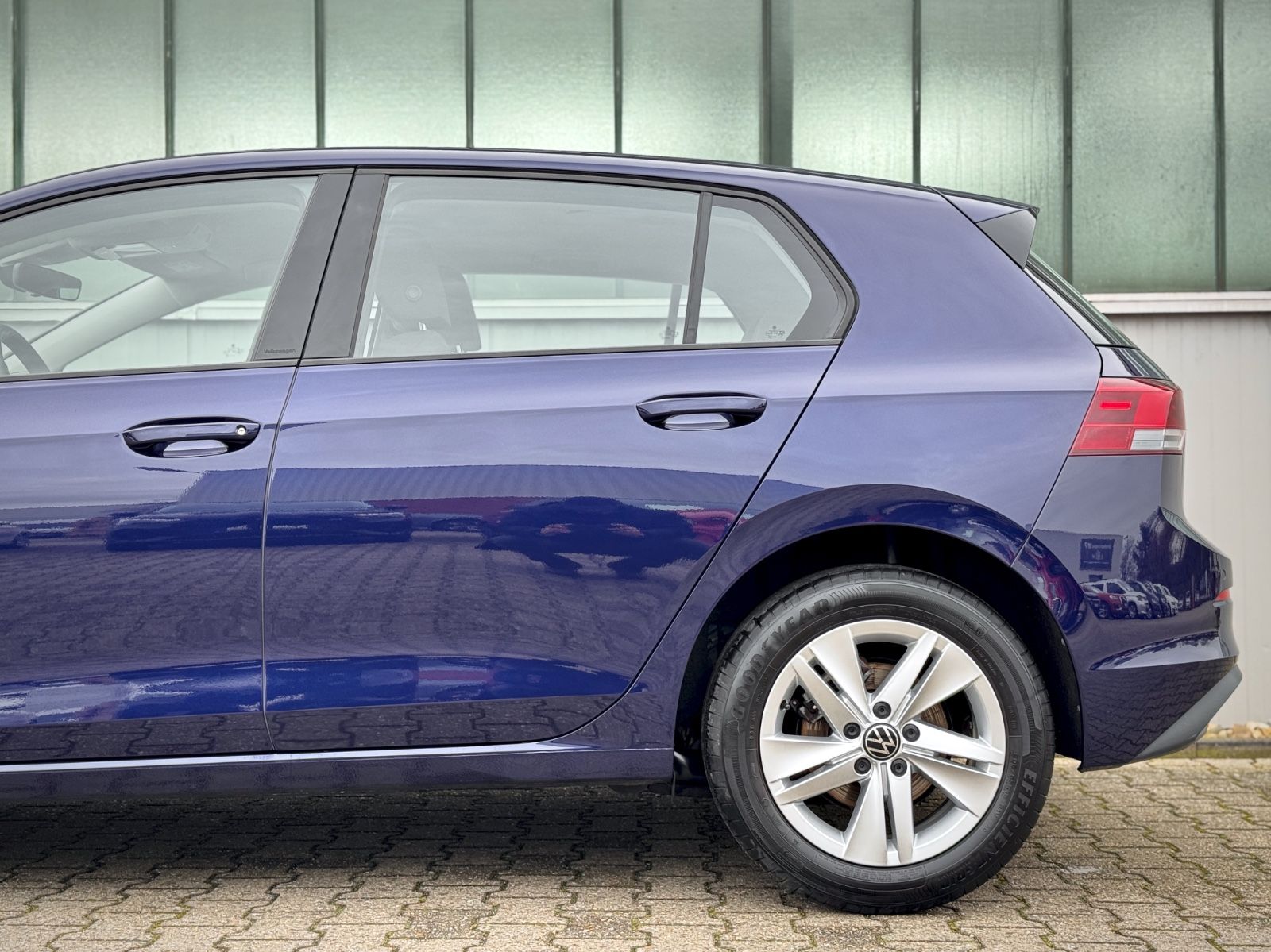 Fahrzeugabbildung Volkswagen Golf VIII 1.0 TSI Life Business*NAV|ASSIST|1.HD*