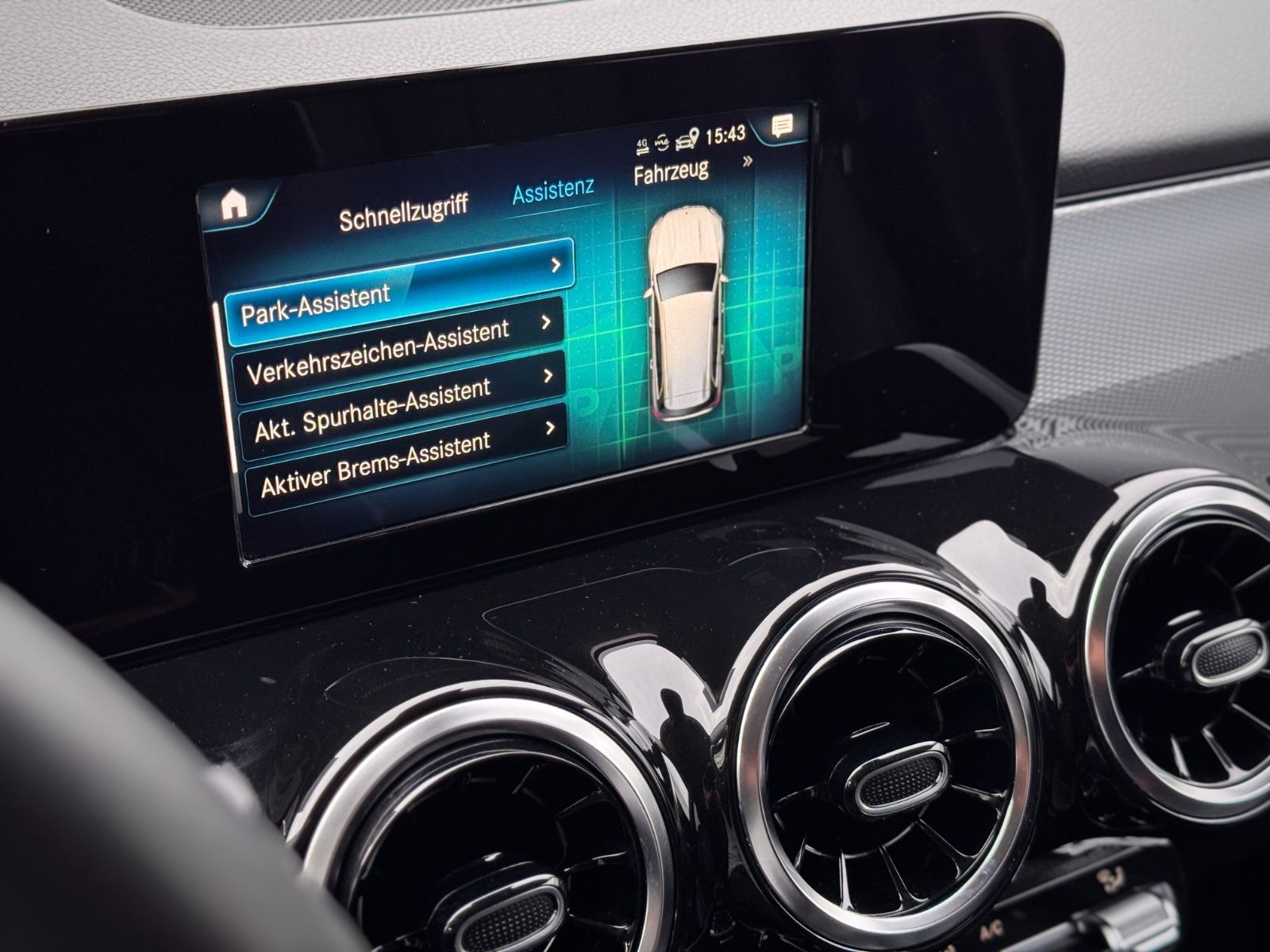 Fahrzeugabbildung Mercedes-Benz GLB 220d 8G-DCT 4Matic Style *LED|NAVI|PDC|1.HD*