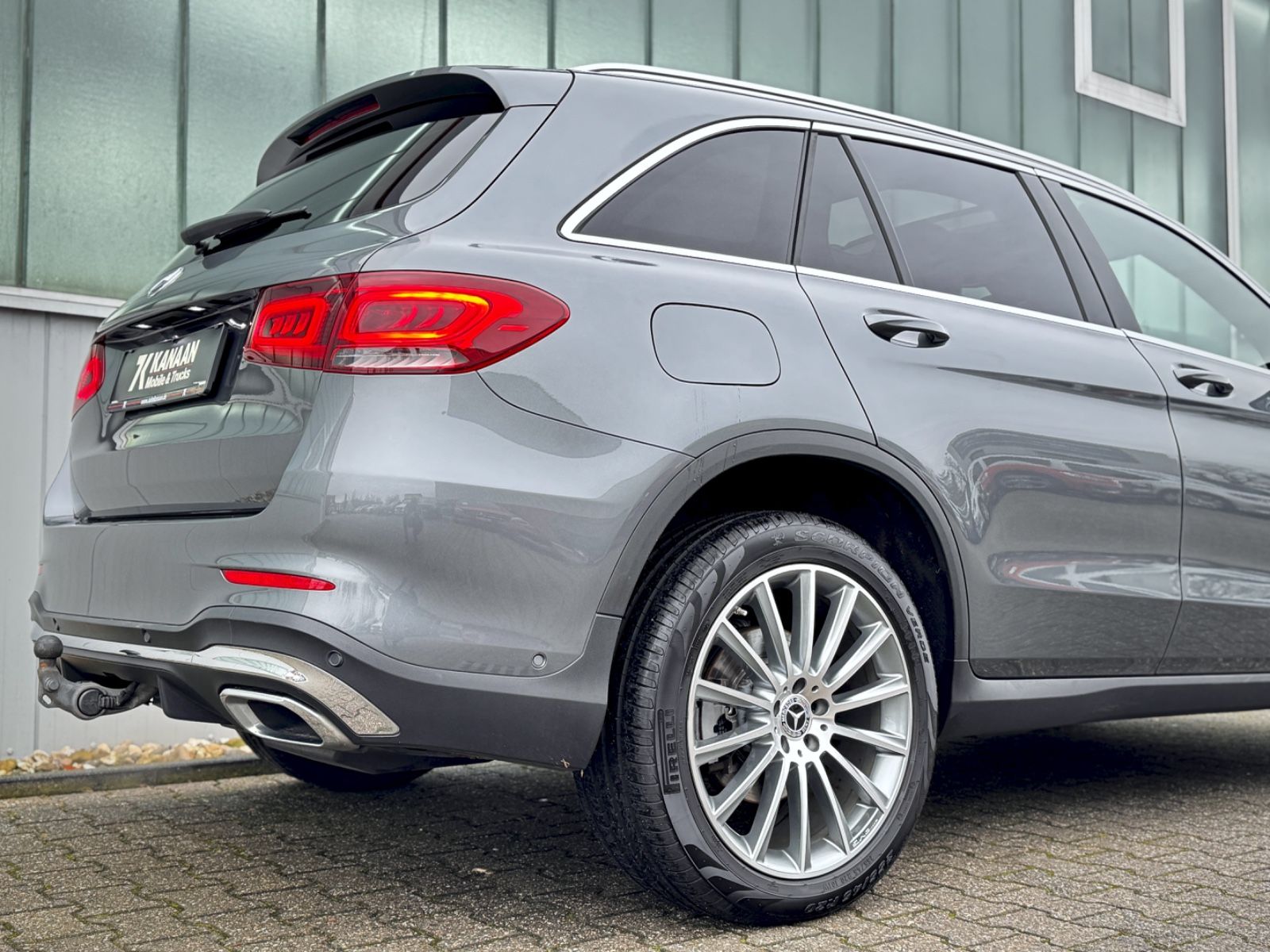 Fahrzeugabbildung Mercedes-Benz GLC 220d 4Matic AMG-Line *PANORAMA|DESIGNO|AHK*