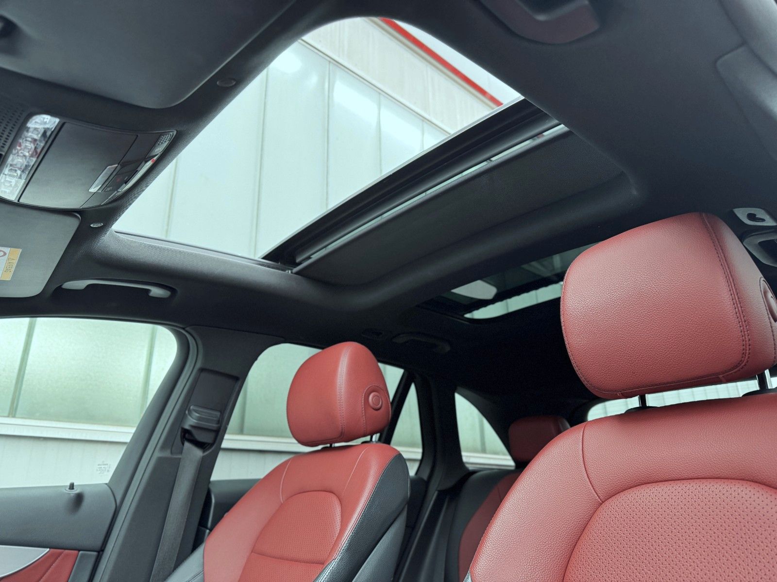 Fahrzeugabbildung Mercedes-Benz GLC 220d 4Matic AMG-Line *PANORAMA|DESIGNO|AHK*