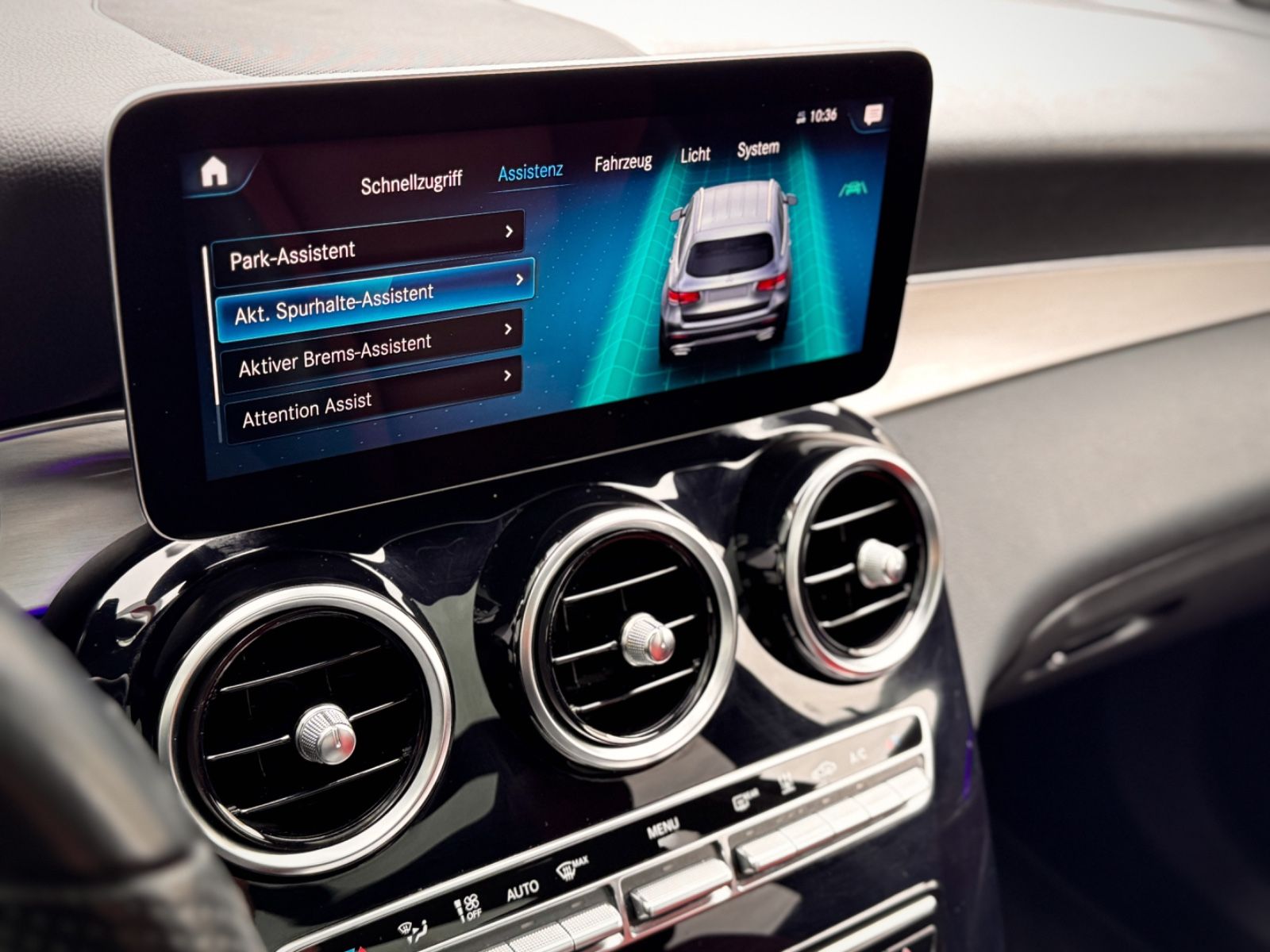 Fahrzeugabbildung Mercedes-Benz GLC 220d 4Matic AMG-Line *PANORAMA|DESIGNO|AHK*