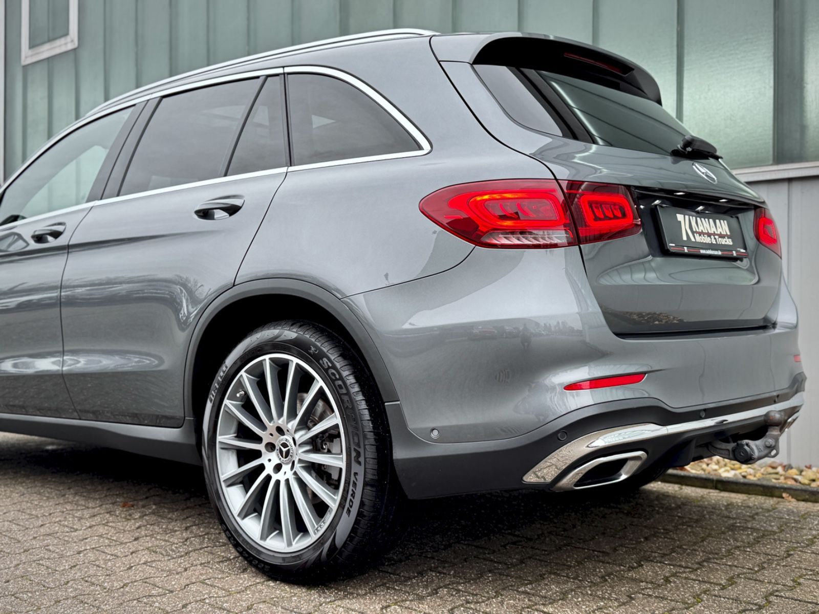 Fahrzeugabbildung Mercedes-Benz GLC 220d 4Matic AMG-Line *PANORAMA|DESIGNO|AHK*