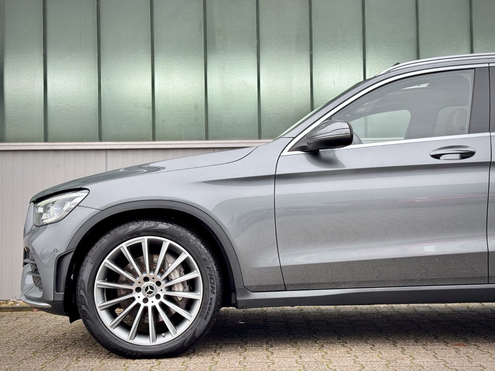 Fahrzeugabbildung Mercedes-Benz GLC 220d 4Matic AMG-Line *PANORAMA|DESIGNO|AHK*