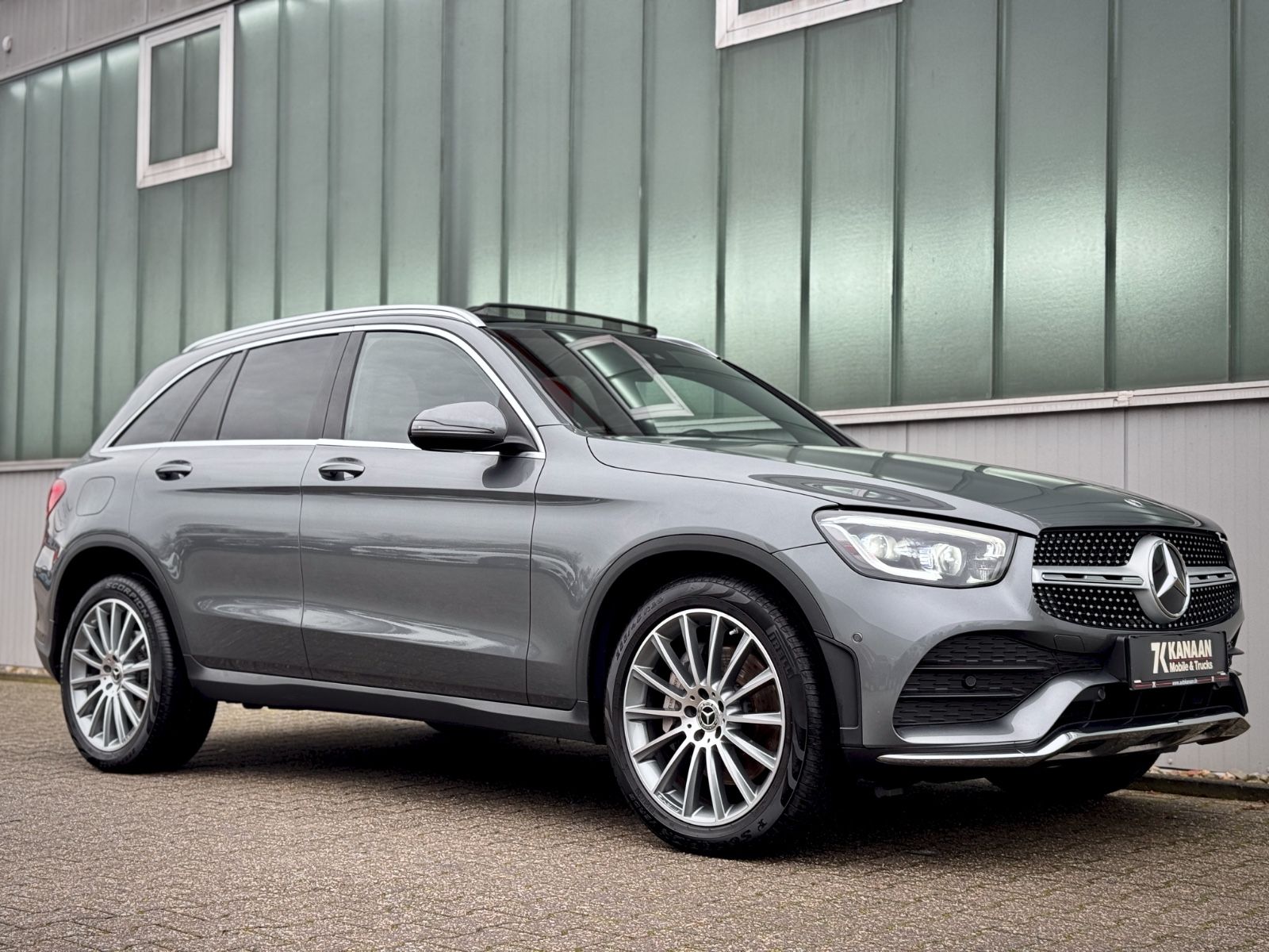 Fahrzeugabbildung Mercedes-Benz GLC 220d 4Matic AMG-Line *PANORAMA|DESIGNO|AHK*