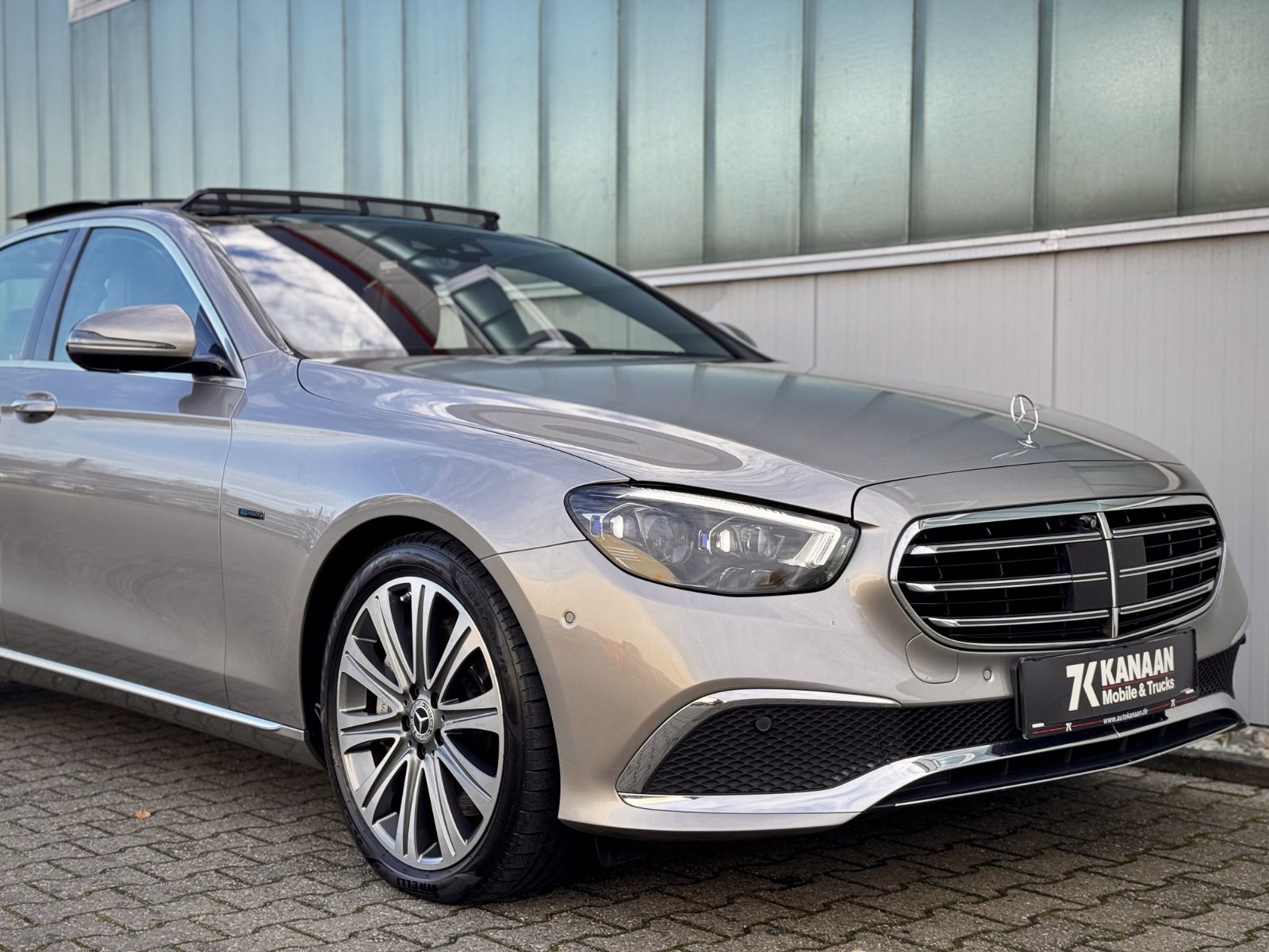 Fahrzeugabbildung Mercedes-Benz E 300e 4Matic Exclusive*DESIGNO|ASSIST|AIRMATIC*