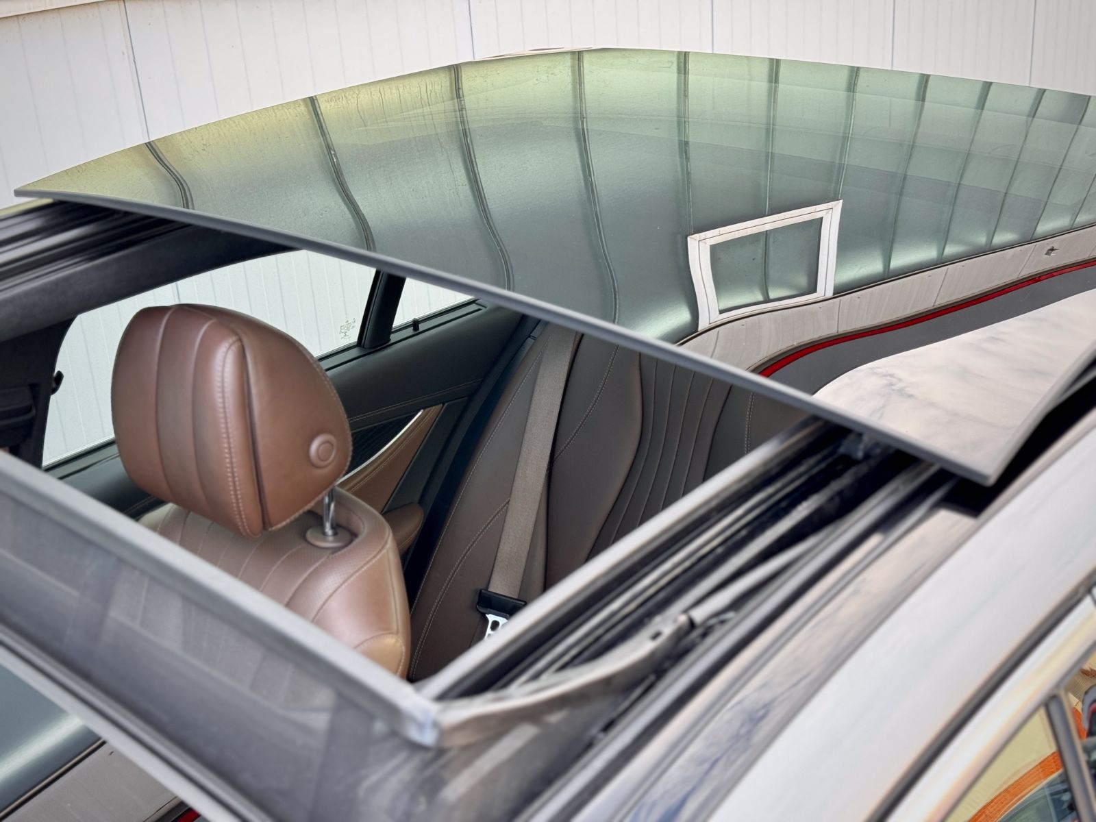 Fahrzeugabbildung Mercedes-Benz E 300e 4Matic Exclusive*DESIGNO|ASSIST|AIRMATIC*