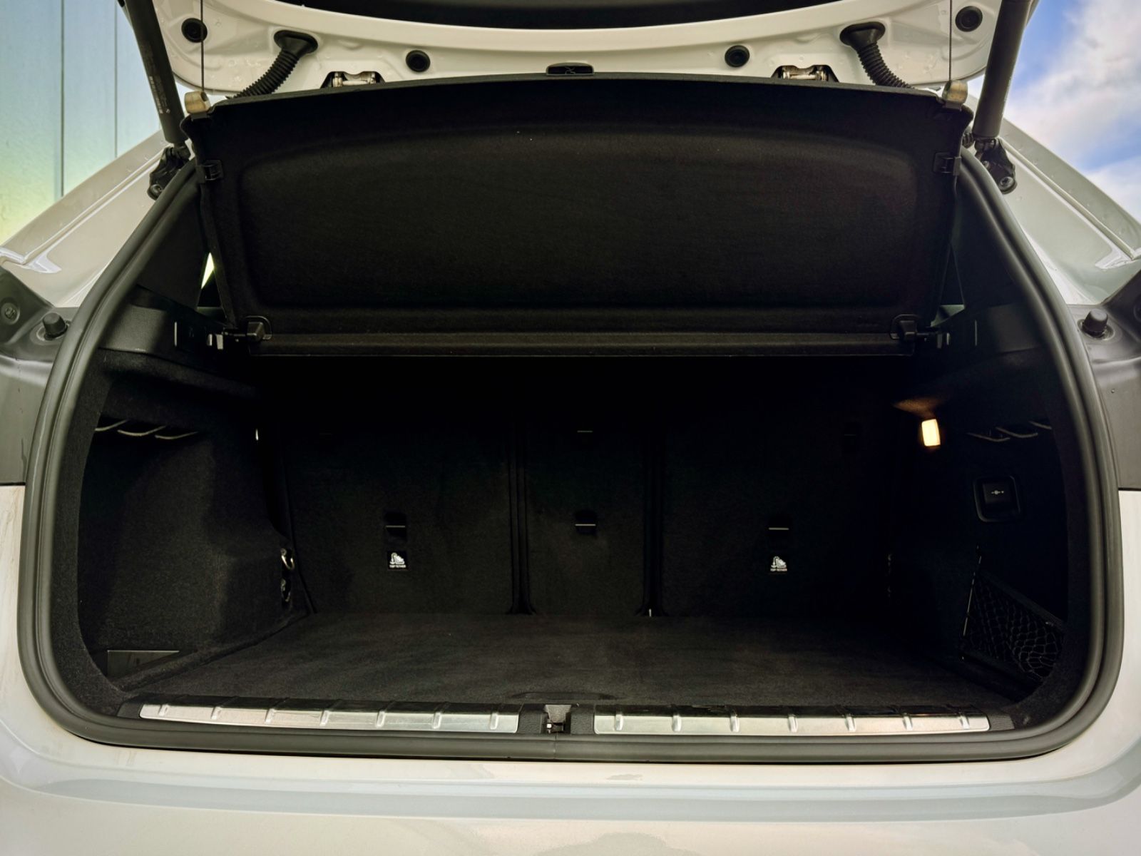 Fahrzeugabbildung BMW X1 xDrive 25d M-Sport *AHK|ASSIST|PANO|LED|HIFI*