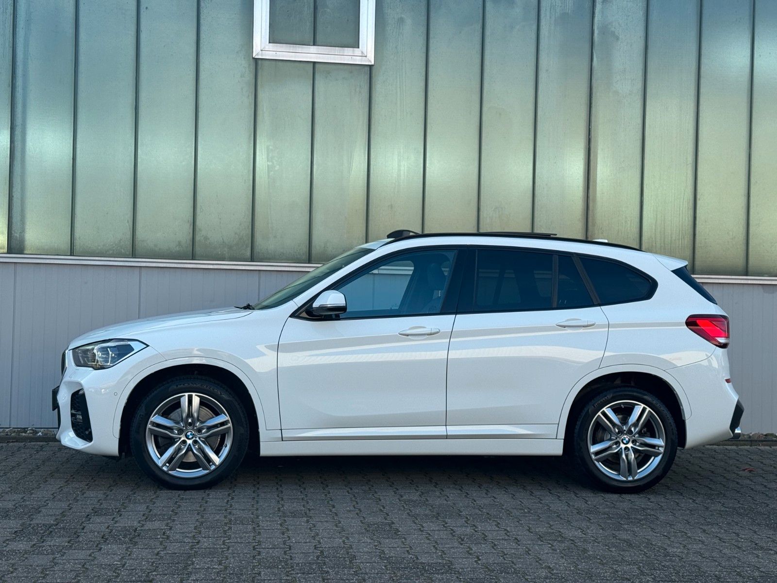 Fahrzeugabbildung BMW X1 xDrive 25d M-Sport *AHK|ASSIST|PANO|LED|HIFI*