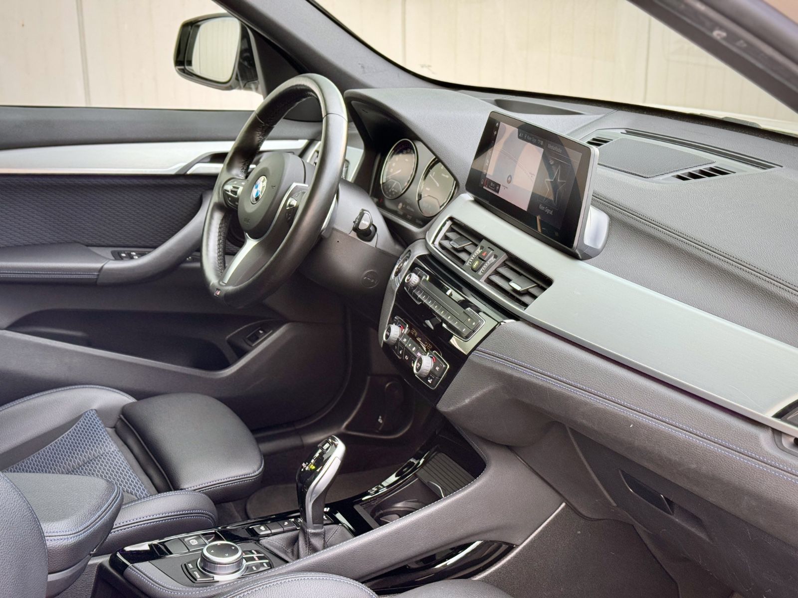 Fahrzeugabbildung BMW X1 xDrive 25d M-Sport *AHK|ASSIST|PANO|LED|HIFI*