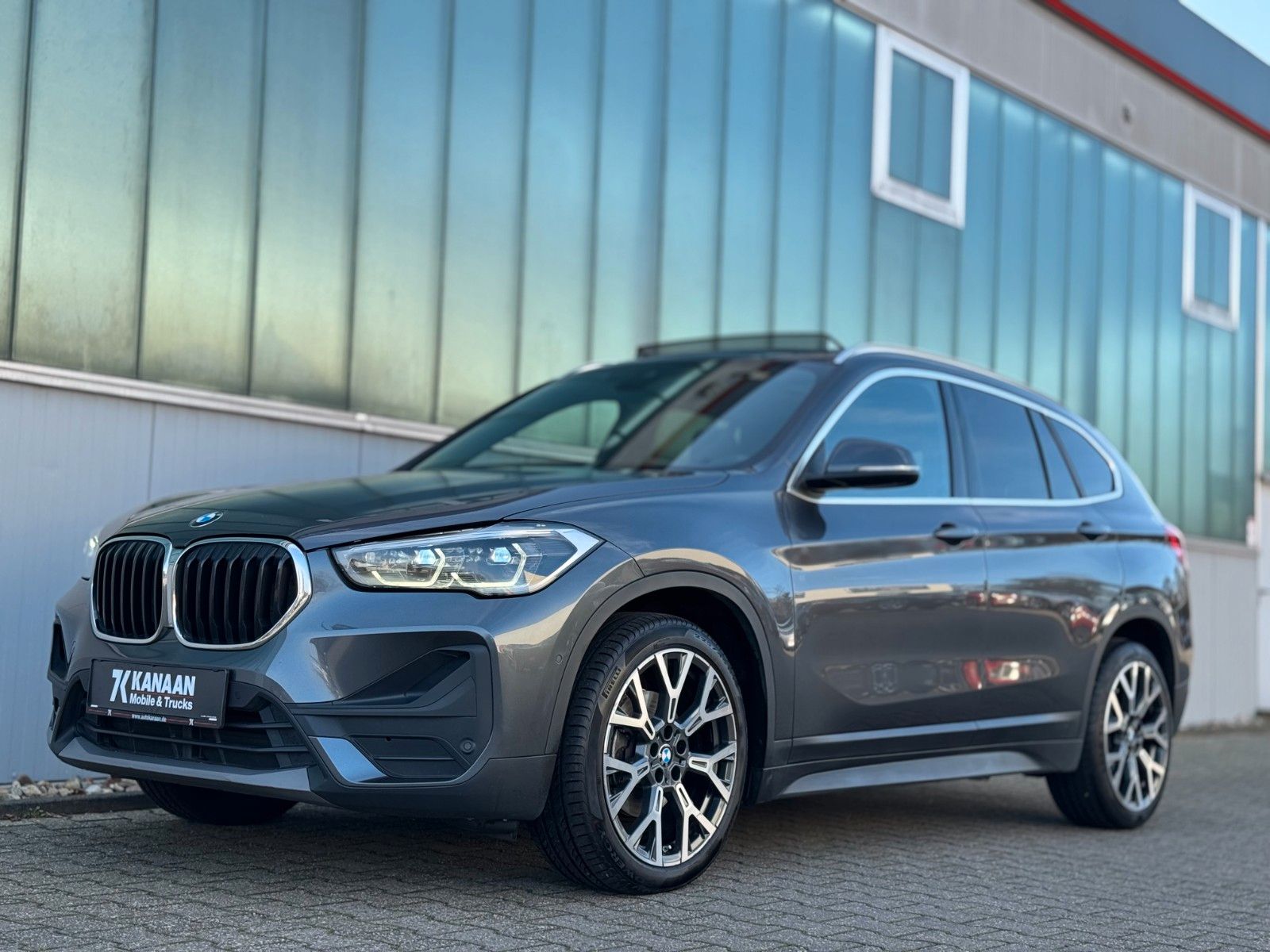 Fahrzeugabbildung BMW X1 xDrive 18d Advantage *PANORAMA|CAM|LED*