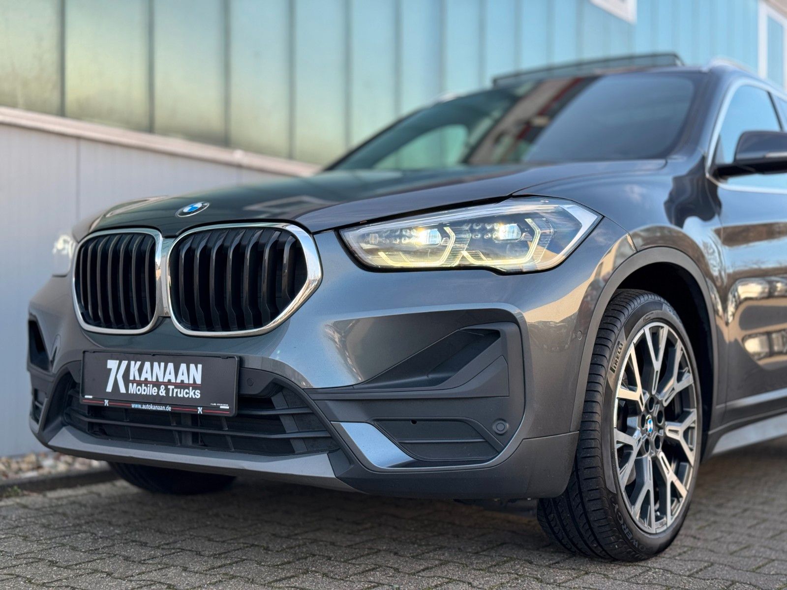 Fahrzeugabbildung BMW X1 xDrive 18d Advantage *PANORAMA|CAM|LED*