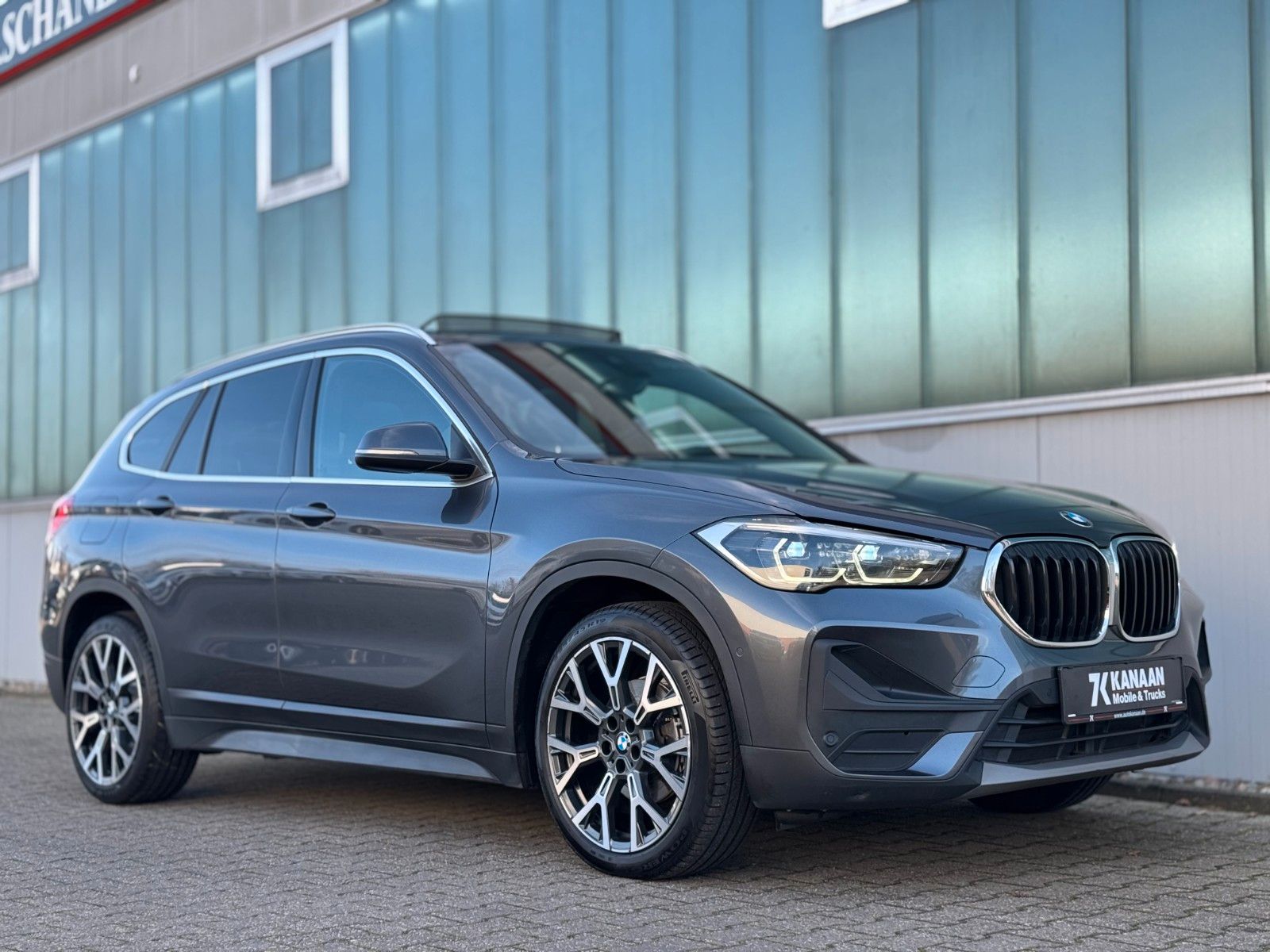 Fahrzeugabbildung BMW X1 xDrive 18d Advantage *PANORAMA|CAM|LED*