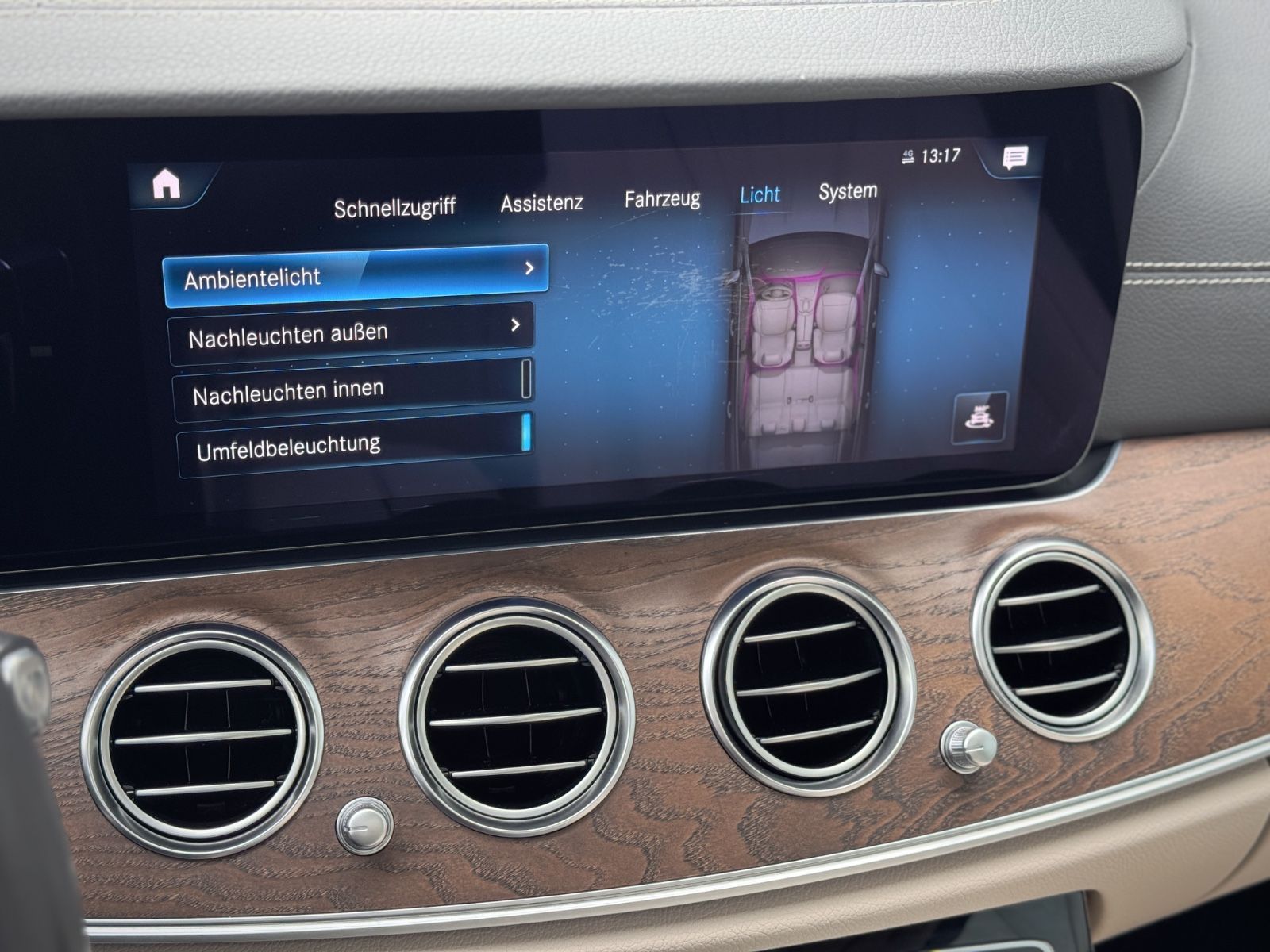 Fahrzeugabbildung Mercedes-Benz E 300de T 4Matic AMG-Line*PANO|360°|HEADUP|AHK**