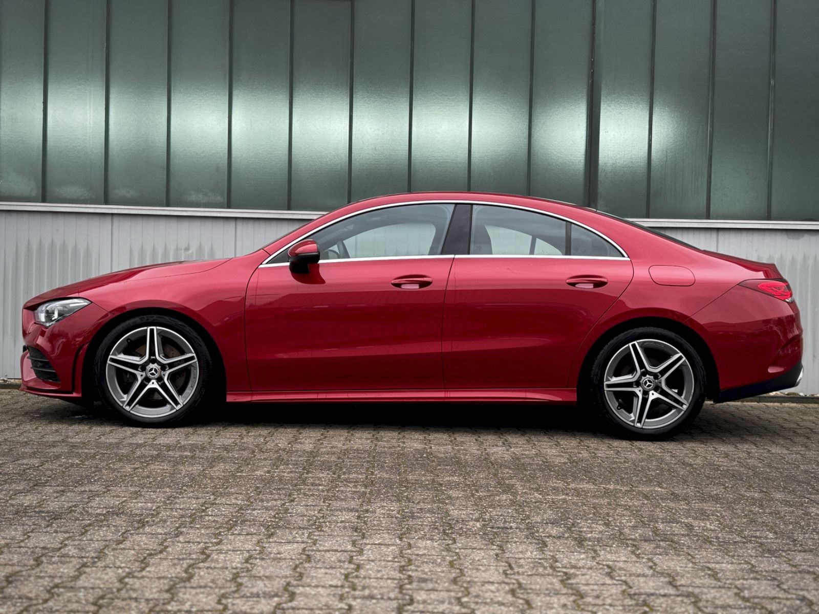 Fahrzeugabbildung Mercedes-Benz CLA 200 7G-DCT AMG-Line *AHK|LED|CAM|NAVI*