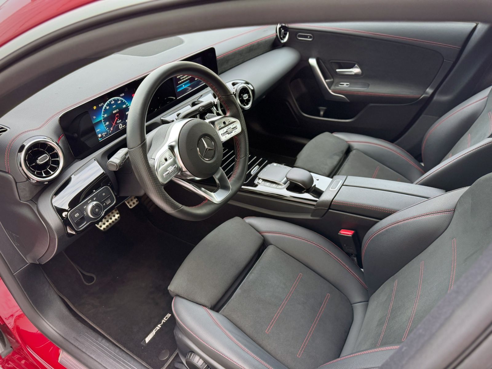 Fahrzeugabbildung Mercedes-Benz CLA 200 7G-DCT AMG-Line *AHK|LED|CAM|NAVI*