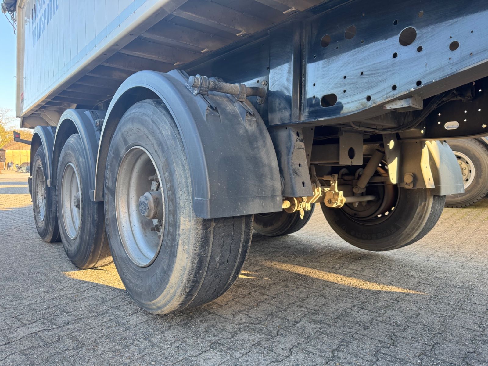 Fahrzeugabbildung Langendorf SKA 24/30  ALU Mulden Kipper  26m³  Liftachse