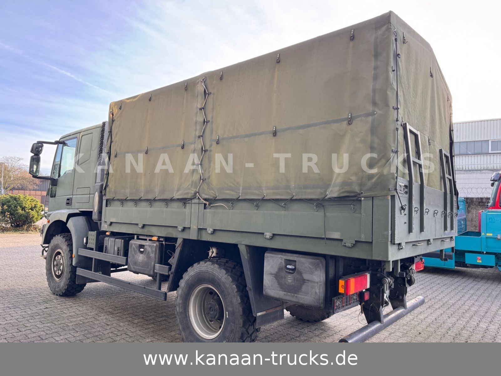 Fahrzeugabbildung Iveco ML100E22WM-BW 4x4 Miltär Camper Exped