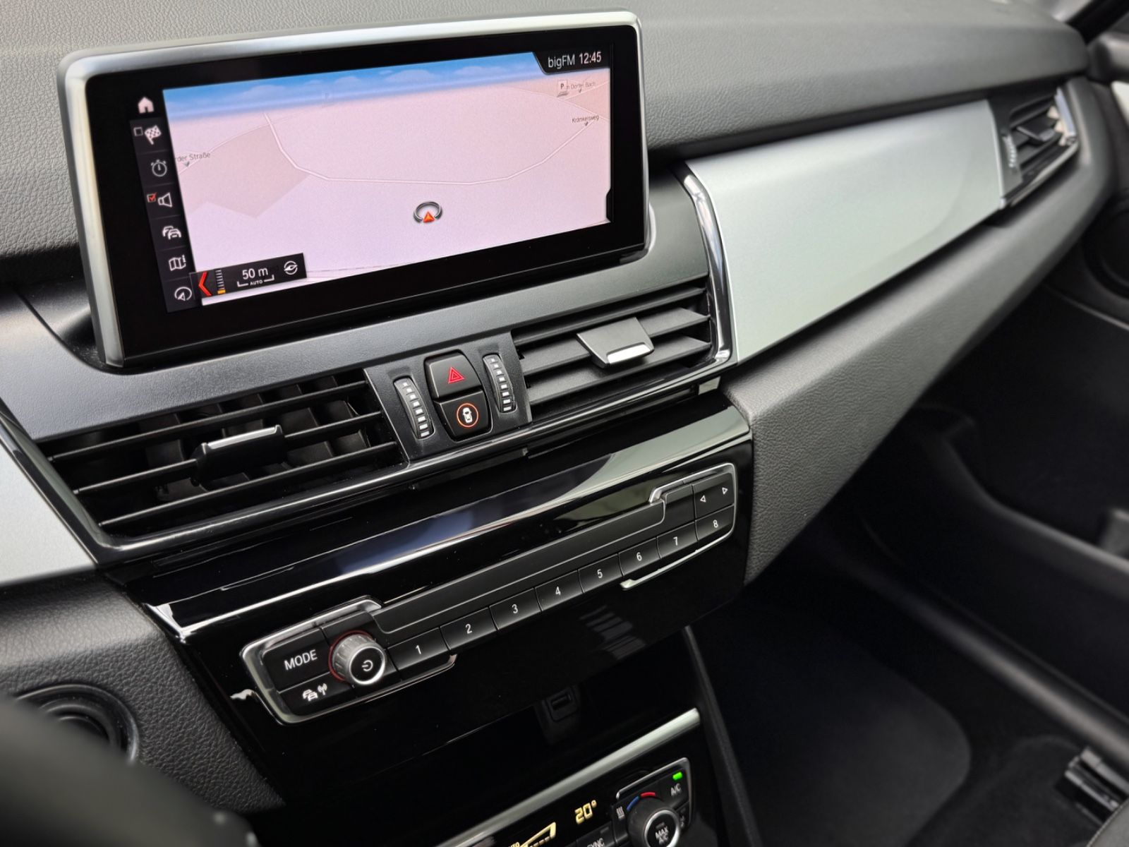 Fahrzeugabbildung BMW 218d Gran Tourer Advantage *8G|CAM|NAVI|LED*