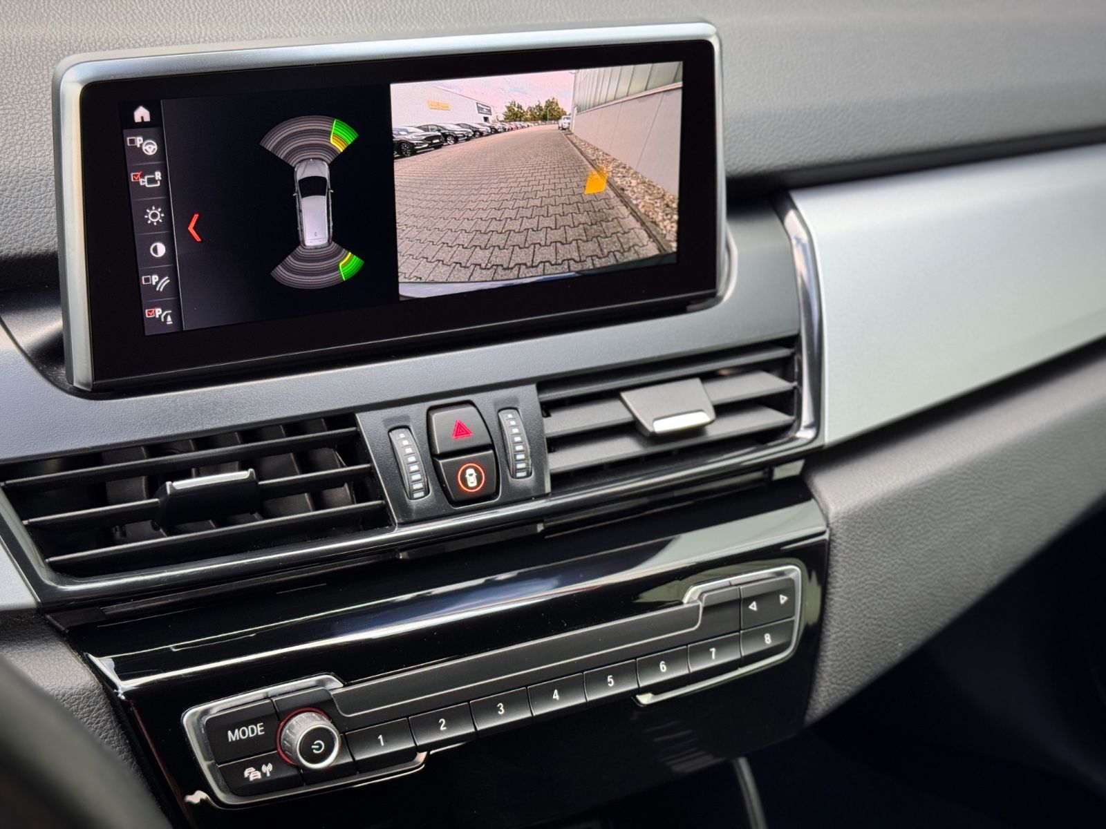 Fahrzeugabbildung BMW 218d Gran Tourer Advantage *8G|CAM|NAVI|LED*