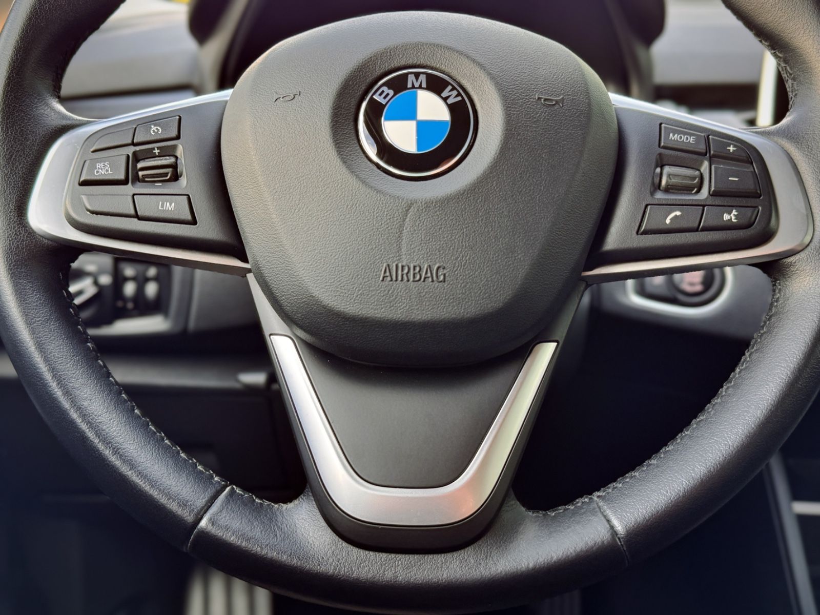 Fahrzeugabbildung BMW 218d Gran Tourer Advantage *8G|CAM|NAVI|LED*