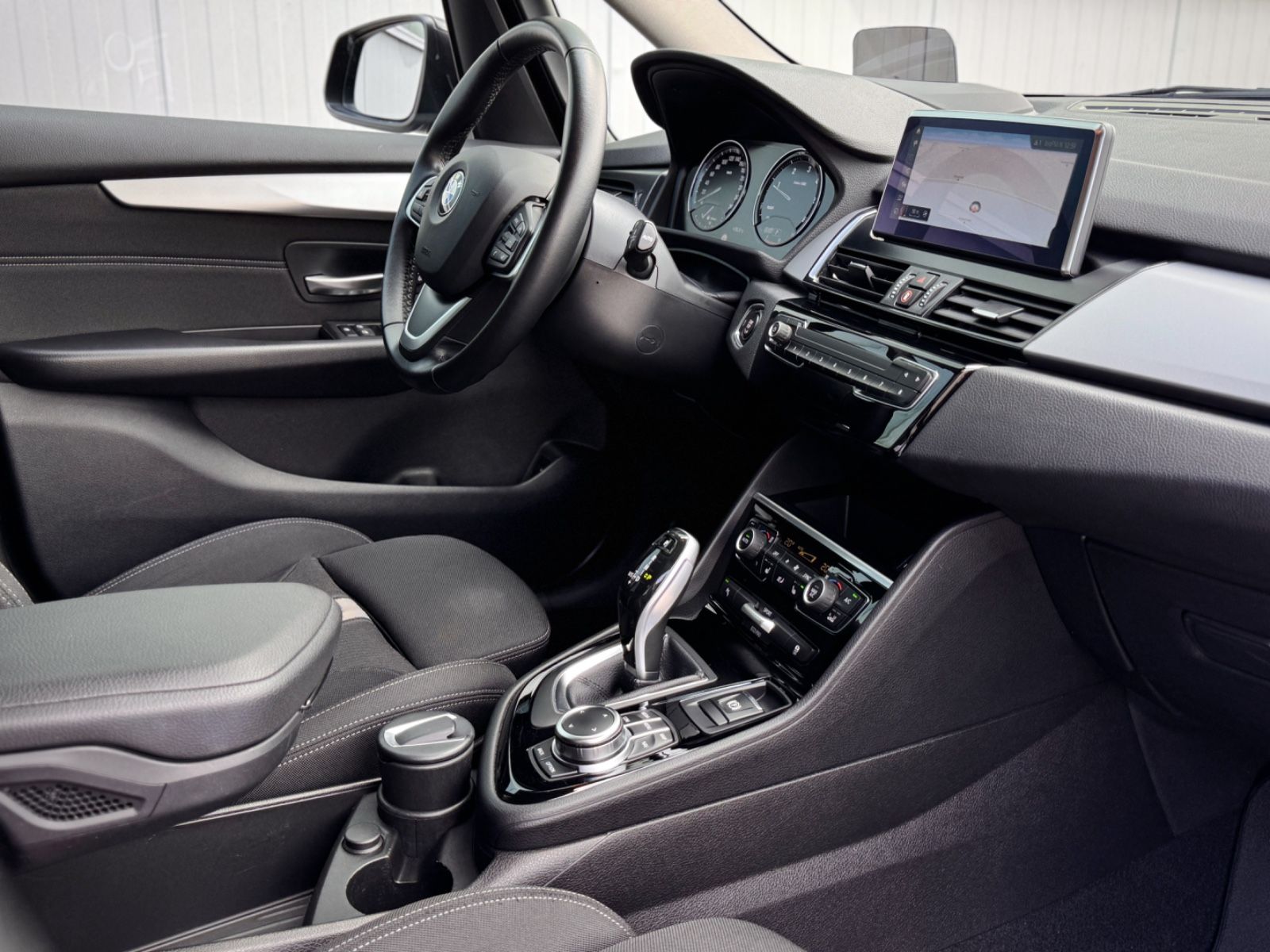 Fahrzeugabbildung BMW 218d Gran Tourer Advantage *8G|CAM|NAVI|LED*