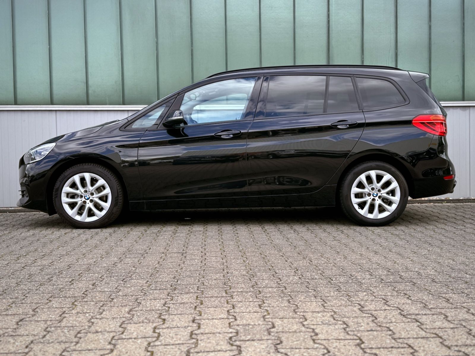 Fahrzeugabbildung BMW 218d Gran Tourer Advantage *8G|CAM|NAVI|LED*