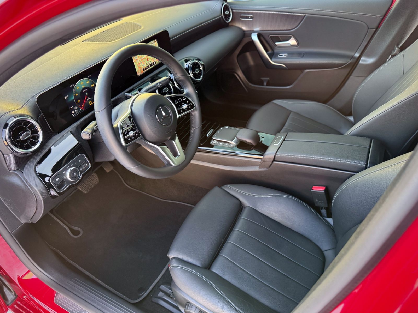 Fahrzeugabbildung Mercedes-Benz A 180 Progressive *7G|ASSIST|LEDER*