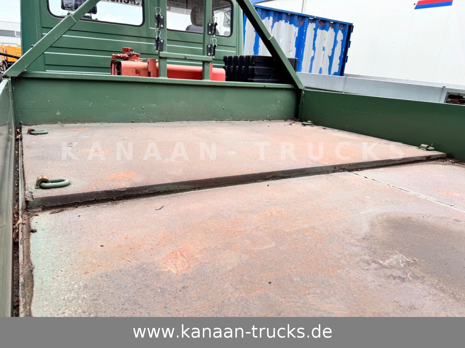 Fahrzeugabbildung Mercedes-Benz 1417 AK Allrad Palfinger Montagekran 17,7m 64TKM