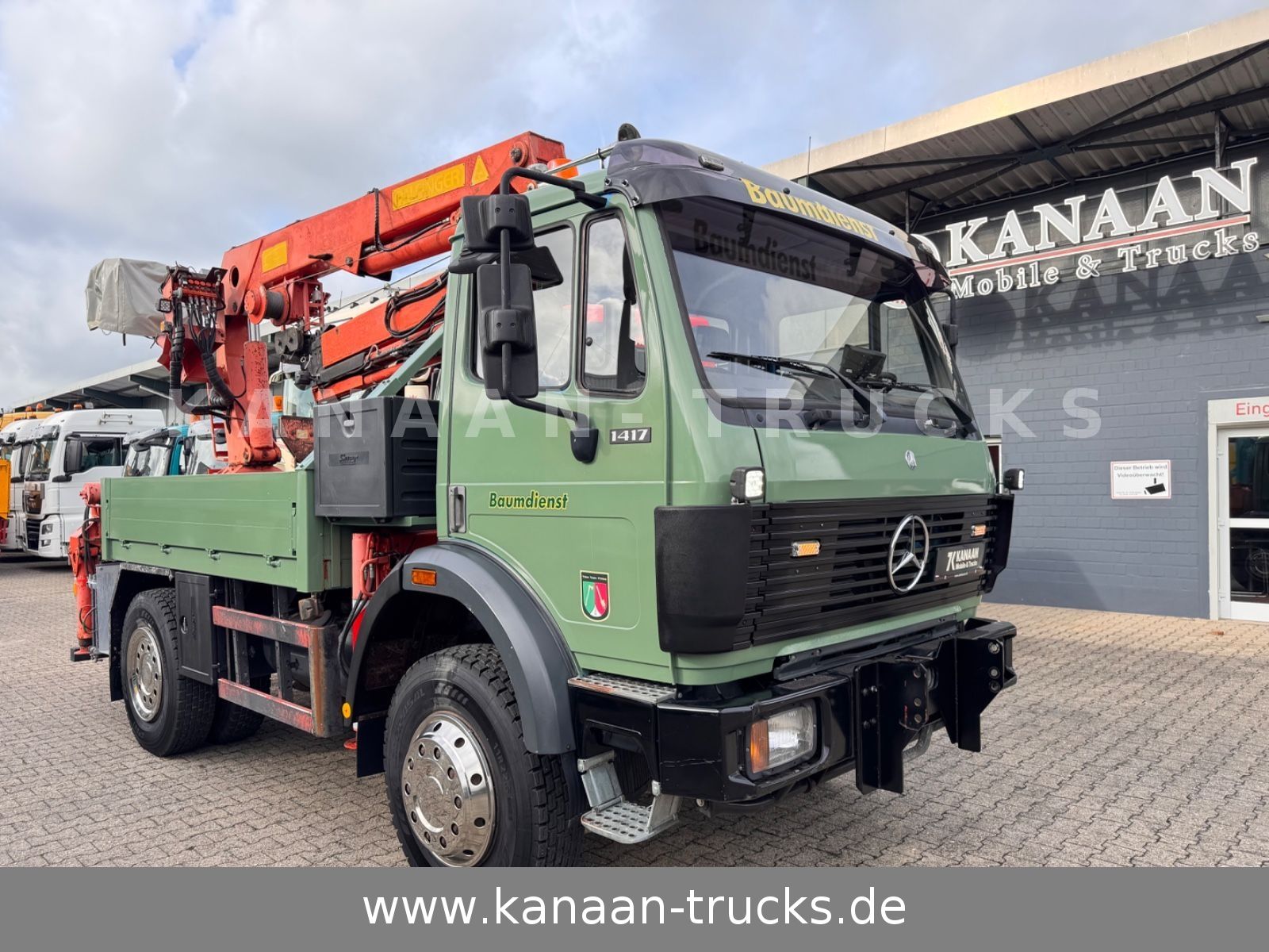 Fahrzeugabbildung Mercedes-Benz 1417 AK Allrad Palfinger Montagekran 17,7m 64TKM
