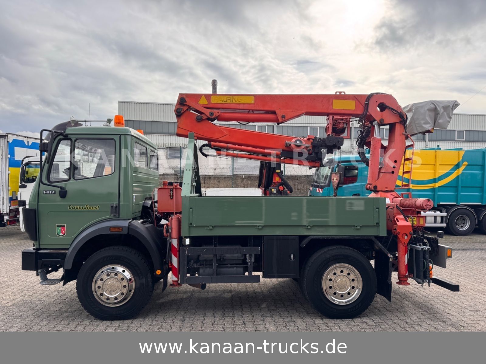 Fahrzeugabbildung Mercedes-Benz 1417 AK Allrad Palfinger Montagekran 17,7m 64TKM