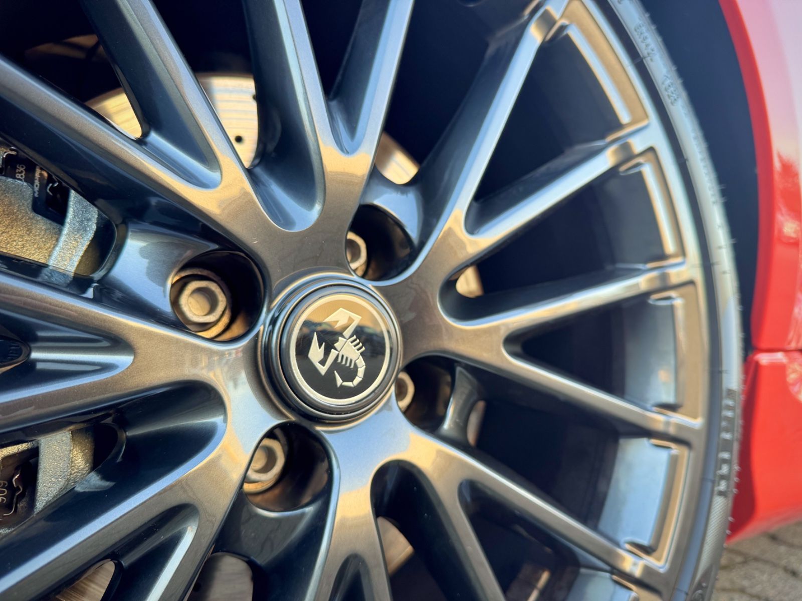 Fahrzeugabbildung Abarth 595 / 500 1.4T-Jet 16V *PDC|17"ALU|DAB|CARPLAY*