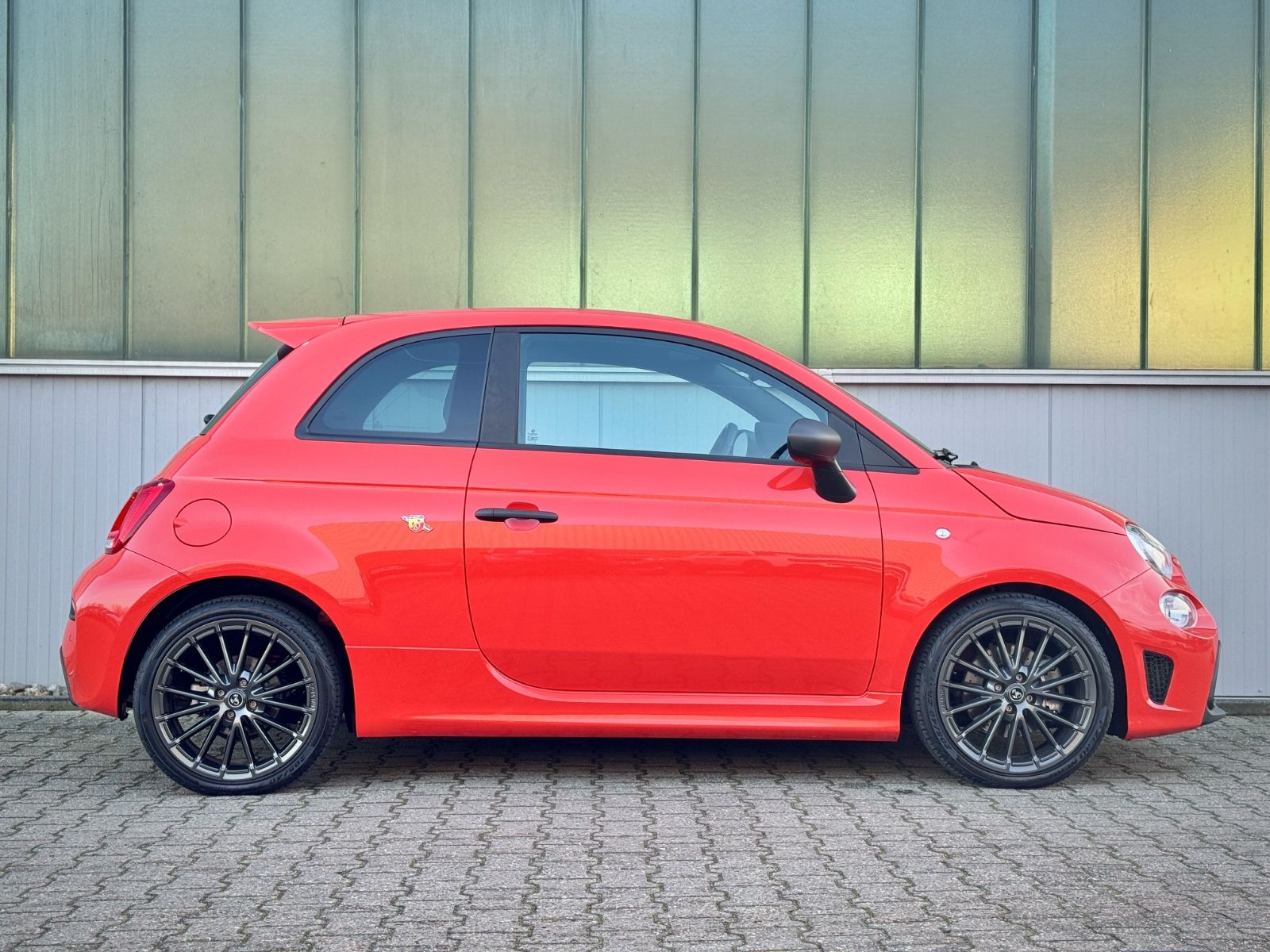 Fahrzeugabbildung Abarth 595 / 500 1.4T-Jet 16V *PDC|17"ALU|DAB|CARPLAY*