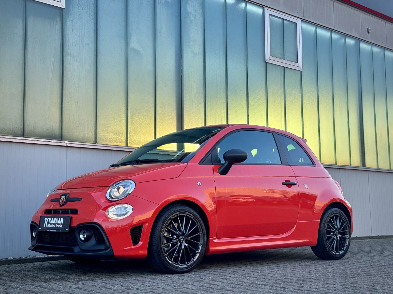 Fahrzeugabbildung Abarth 595 / 500 1.4T-Jet 16V *PDC|17"ALU|DAB|CARPLAY*