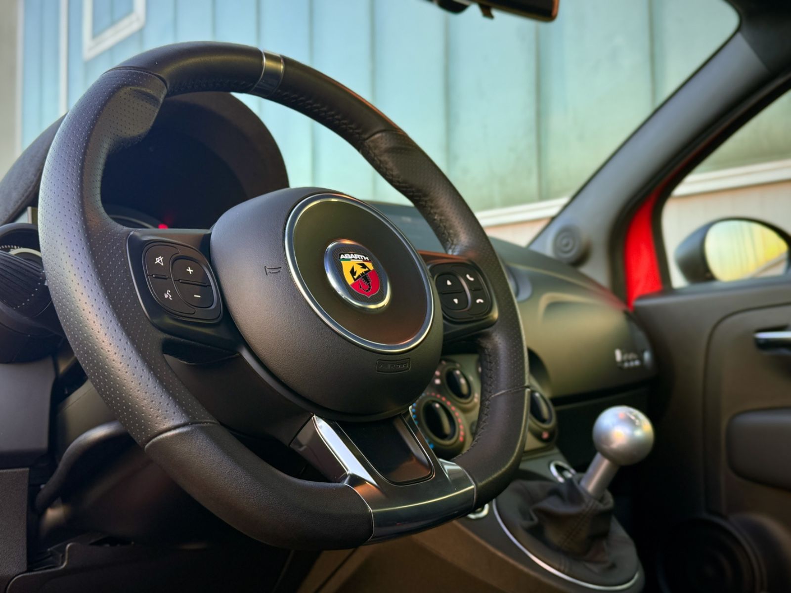 Fahrzeugabbildung Abarth 595 / 500 1.4T-Jet 16V *PDC|17"ALU|DAB|CARPLAY*