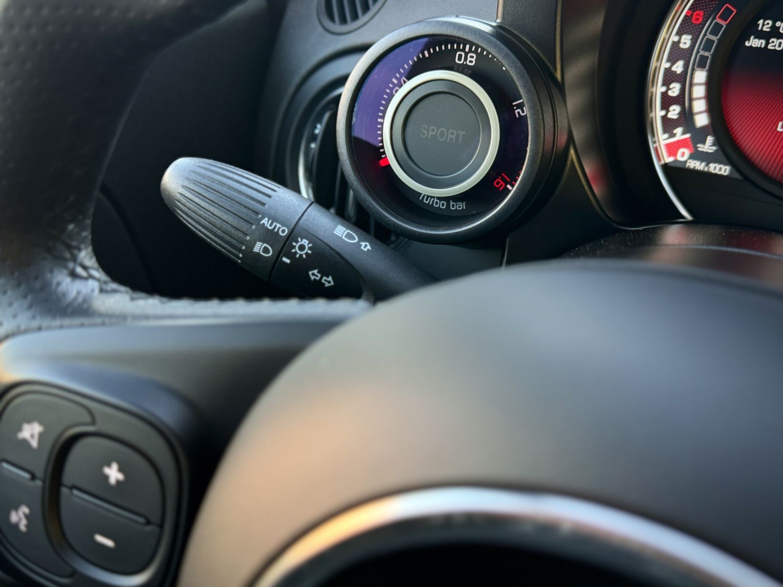 Fahrzeugabbildung Abarth 595 / 500 1.4T-Jet 16V *PDC|17"ALU|DAB|CARPLAY*