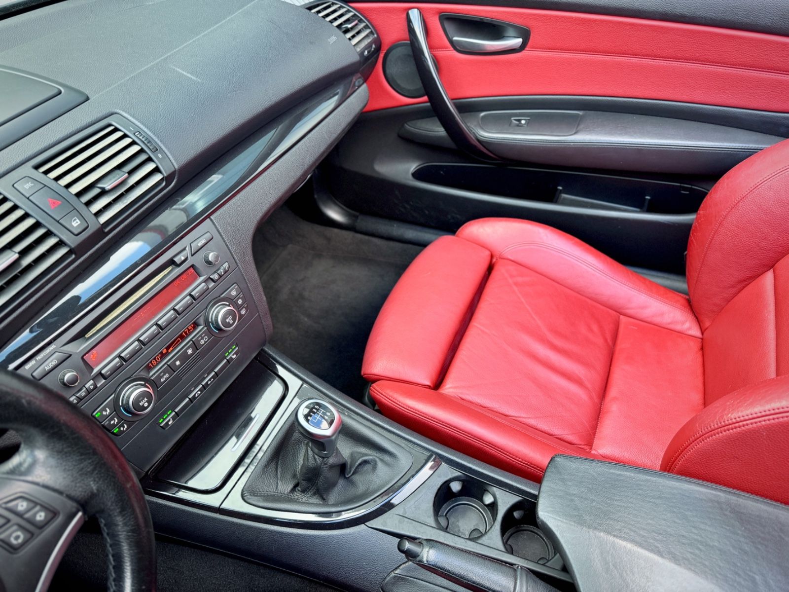 Fahrzeugabbildung BMW 125i Cabriolet*LEDER|SHZ|PDC|XENON|18"ALU|TEMPO*