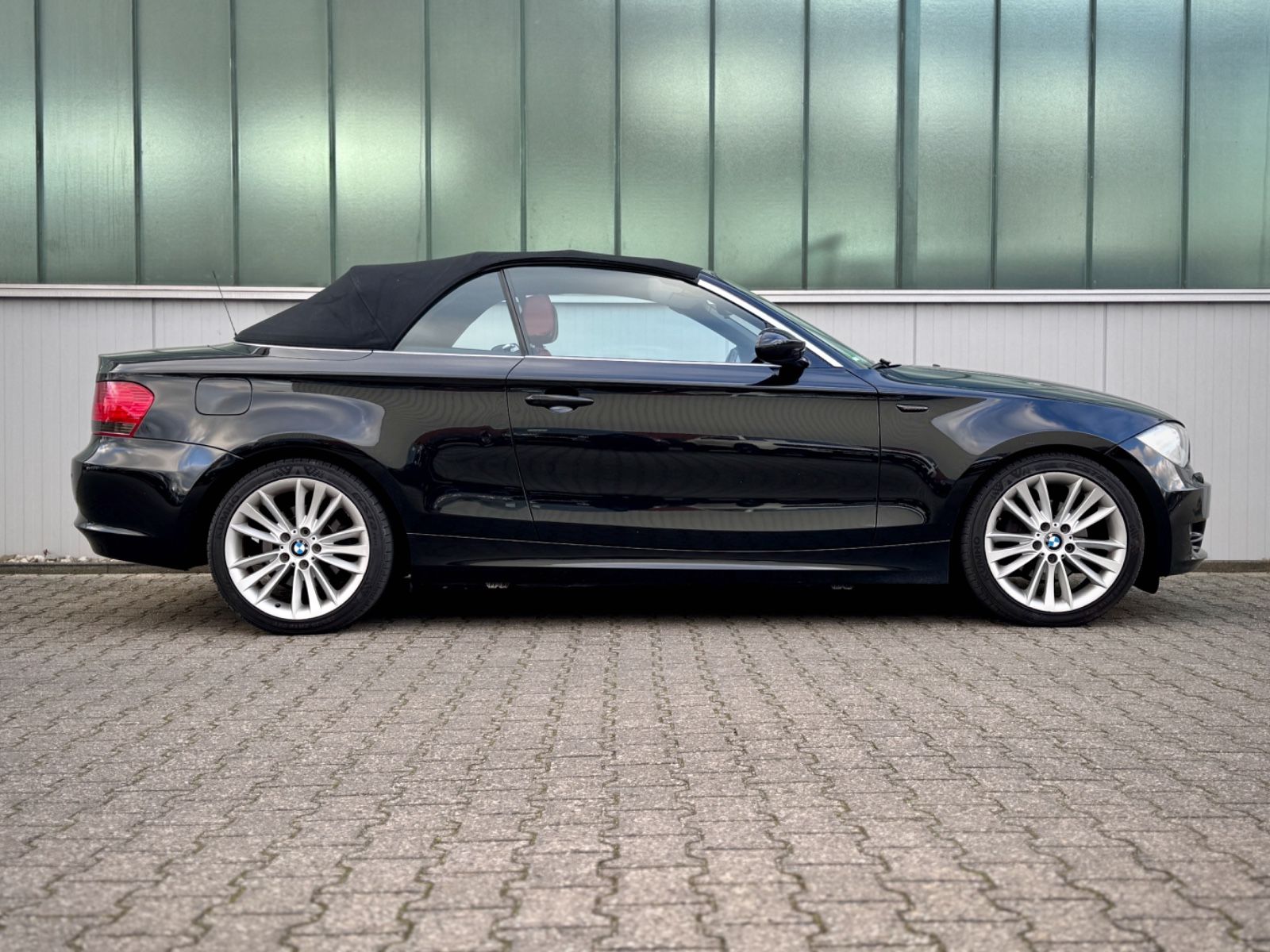 Fahrzeugabbildung BMW 125i Cabriolet*LEDER|SHZ|PDC|XENON|18"ALU|TEMPO*