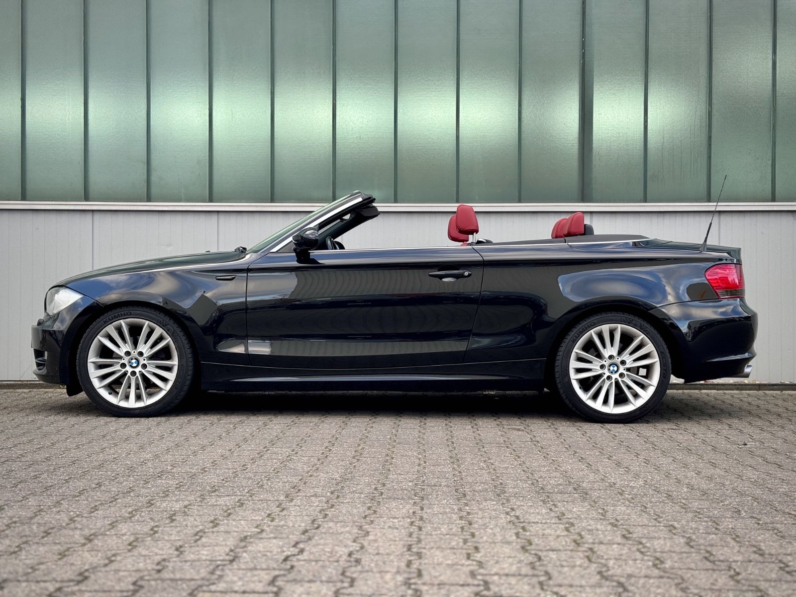 Fahrzeugabbildung BMW 125i Cabriolet*LEDER|SHZ|PDC|XENON|18"ALU|TEMPO*