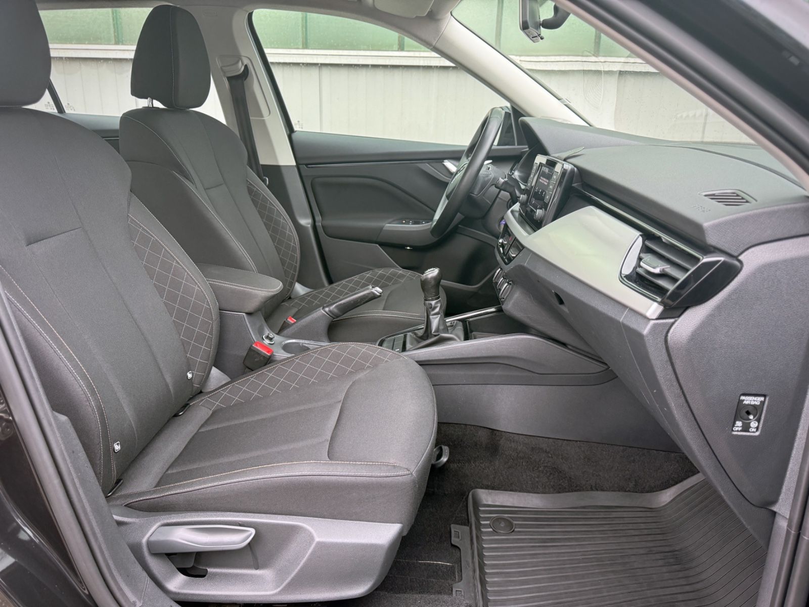 Fahrzeugabbildung SKODA Kamiq 1.0 TSI Ambition *CARPLAY|DAB|PDC|SHZ*