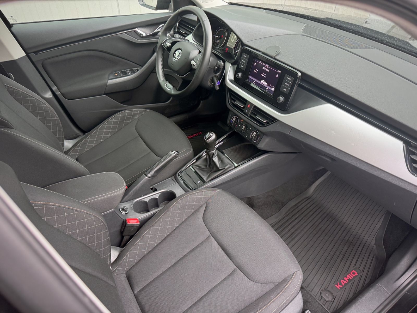 Fahrzeugabbildung SKODA Kamiq 1.0 TSI Ambition *CARPLAY|DAB|PDC|SHZ*