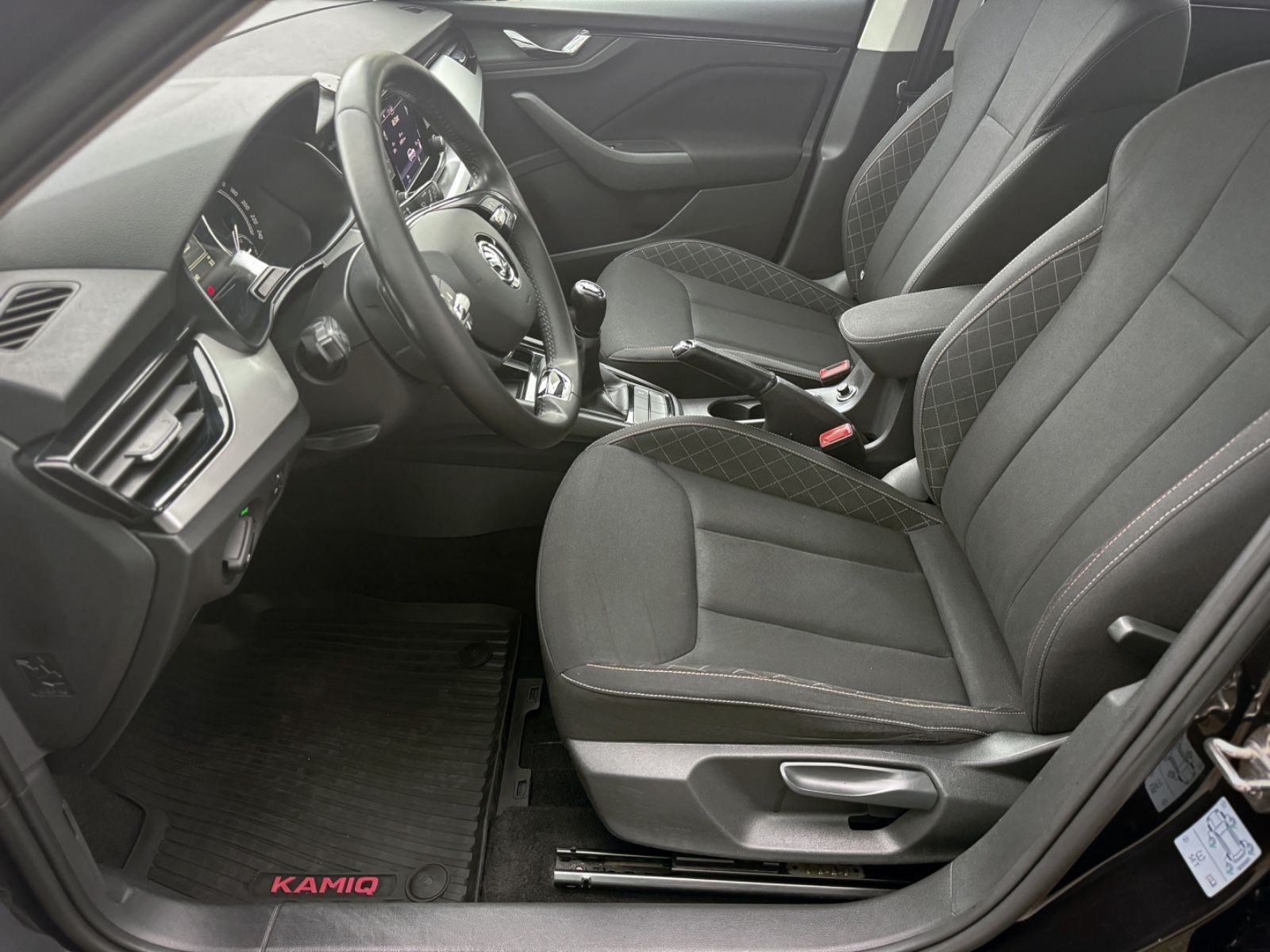 Fahrzeugabbildung SKODA Kamiq 1.0 TSI Ambition *CARPLAY|DAB|PDC|SHZ*