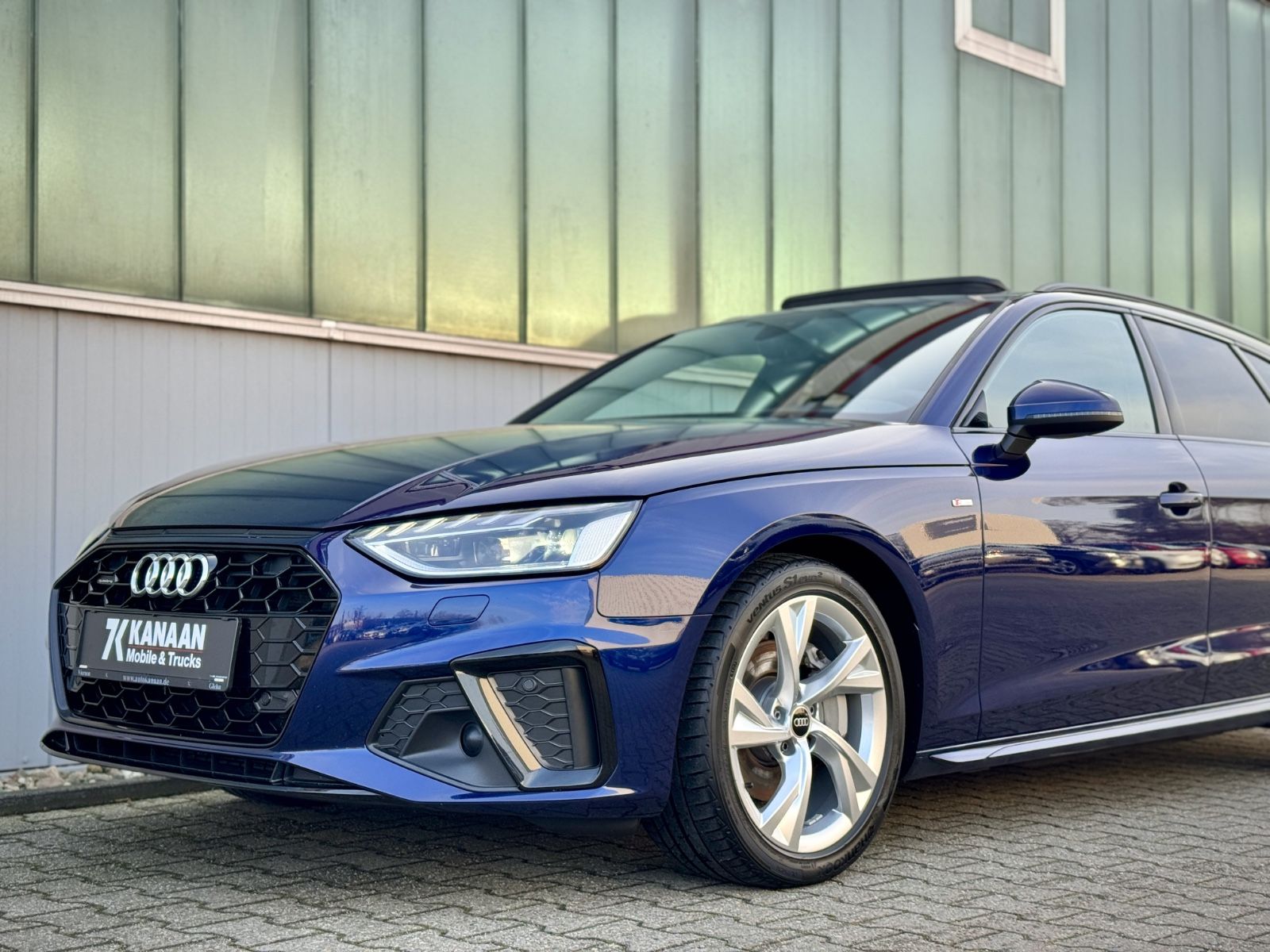 Fahrzeugabbildung Audi A4 Avant 40 TDI quattro S line*PANORAMA|HEAD-UP*