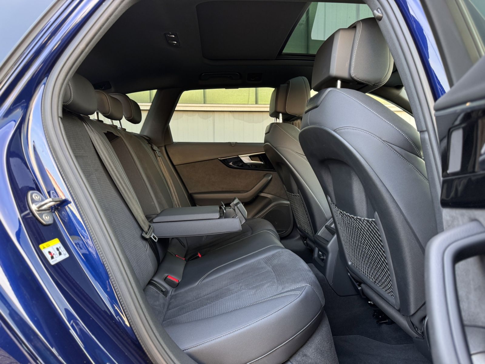 Fahrzeugabbildung Audi A4 Avant 40 TDI quattro S line*PANORAMA|HEAD-UP*