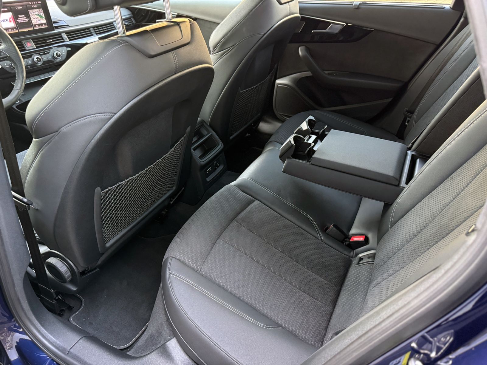 Fahrzeugabbildung Audi A4 Avant 40 TDI quattro S line*PANORAMA|HEAD-UP*