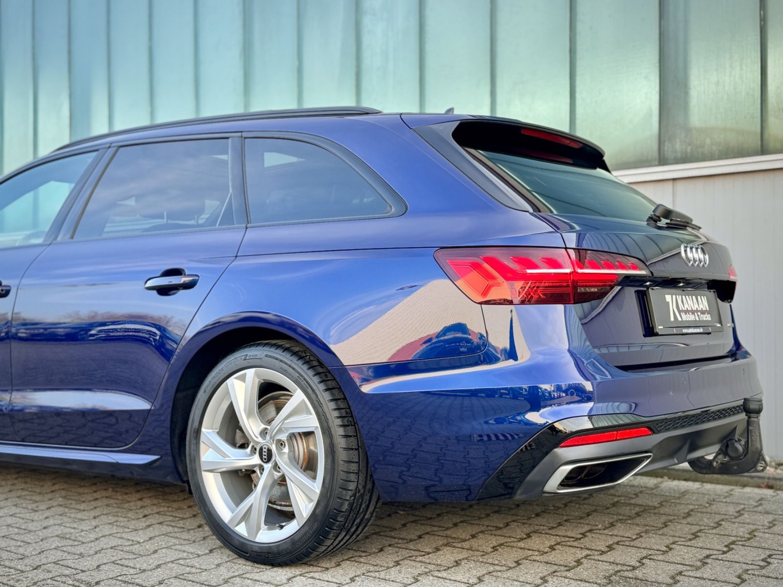 Fahrzeugabbildung Audi A4 Avant 40 TDI quattro S line*PANORAMA|HEAD-UP*