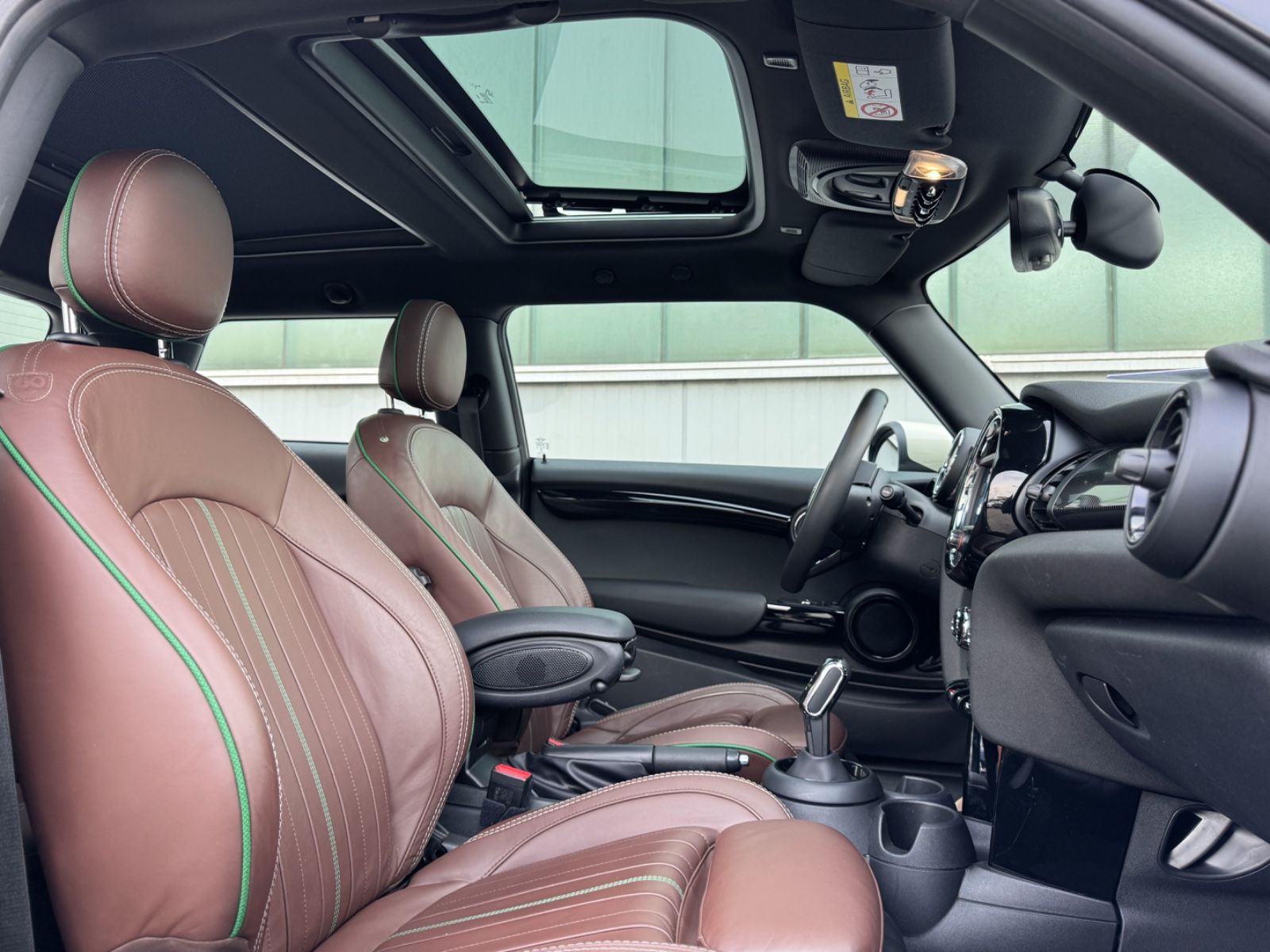 Fahrzeugabbildung MINI COOPER 60 Years Trim Chili *LED|CAM|PANO|LEDER*